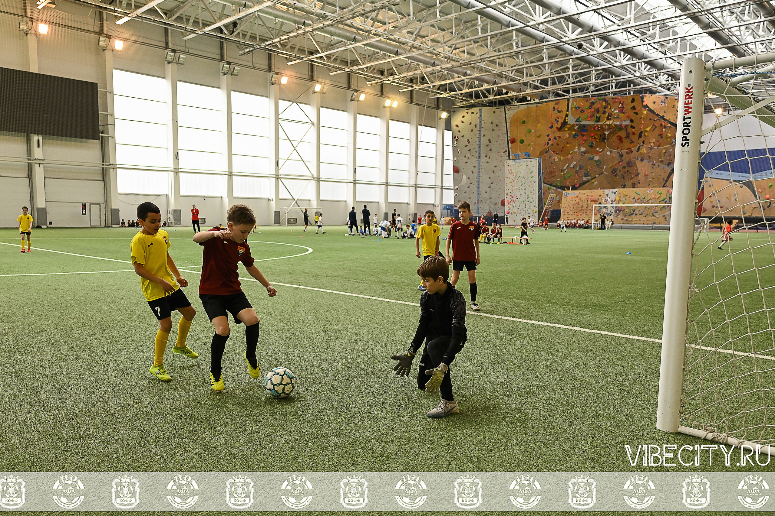 КУБОК БАЛТИЙСКОЙ ЛИГИ ПО МИНИ-ФУТБОЛУ U9 ЗЛ. VIBECITY.RU Вайб Сити Ру Фоторепортажи Фотоотчеты Калининград