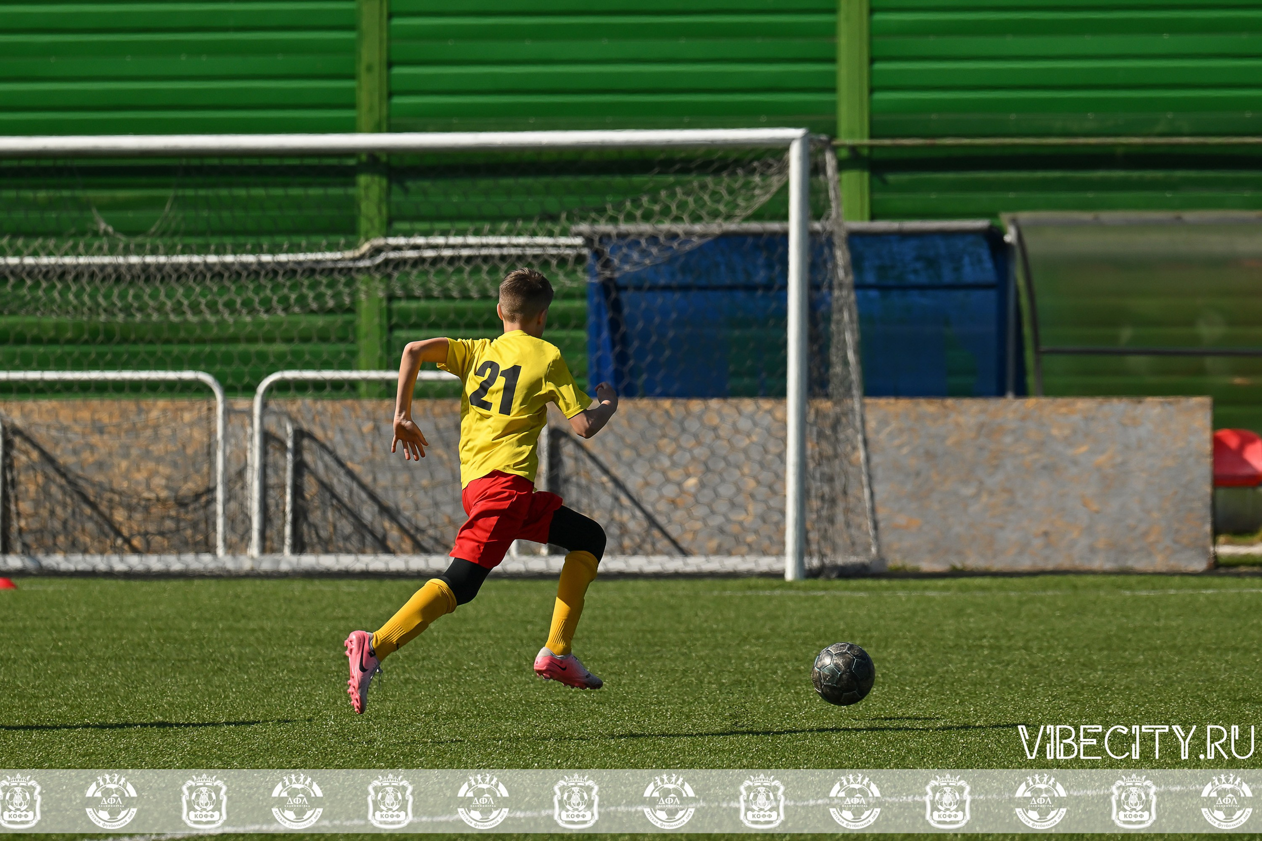 XIX Всероссийского футбольного турнира Локобол 2025 РЖД. VIBECITY.RU Вайб Сити Ру Фоторепортажи Фотоотчеты Калининград