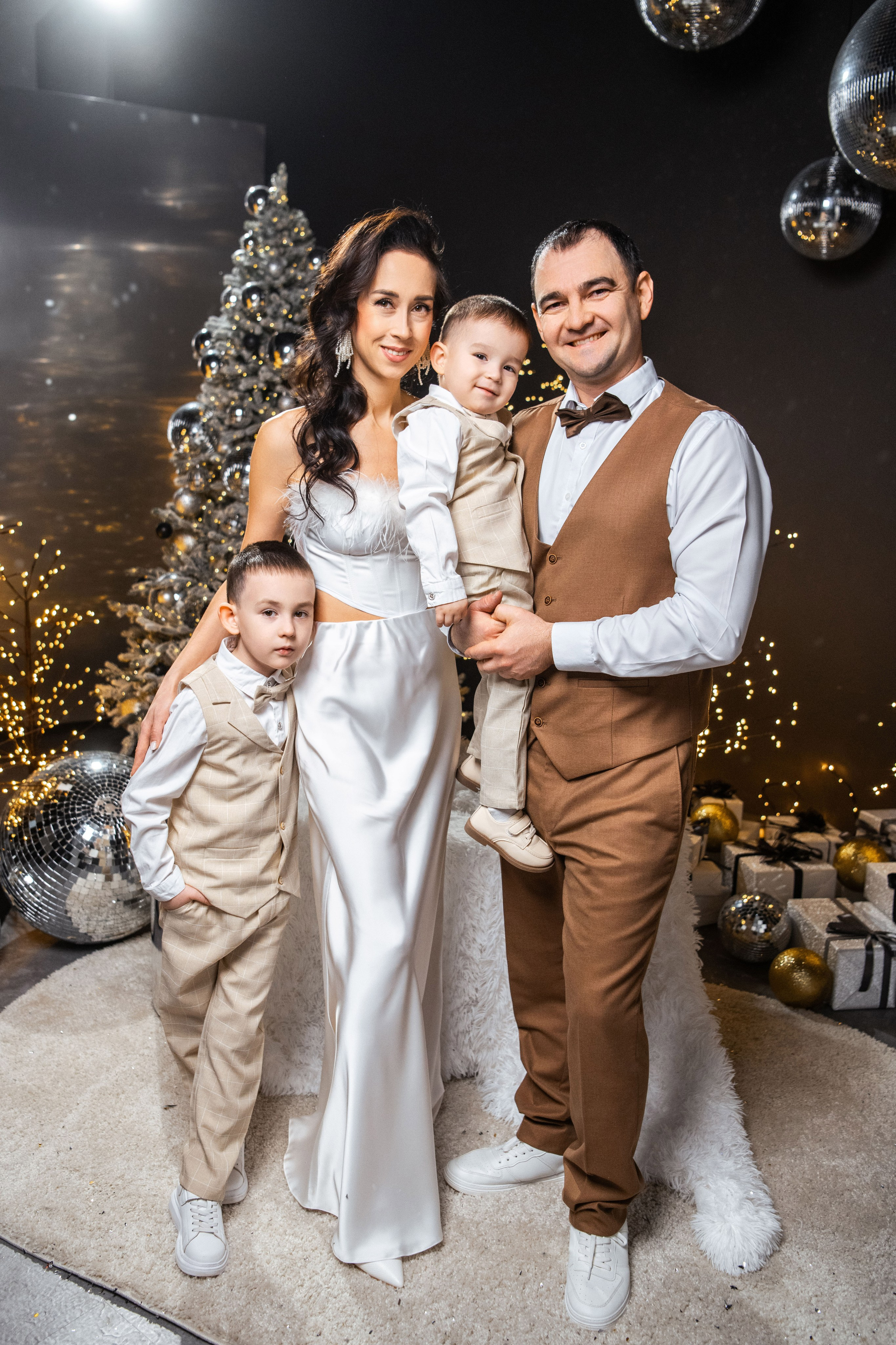 Новогоднее портфолио 2025. Свадебный и семейный фотограф в Уфе | Винс Константин | Фотопроекты