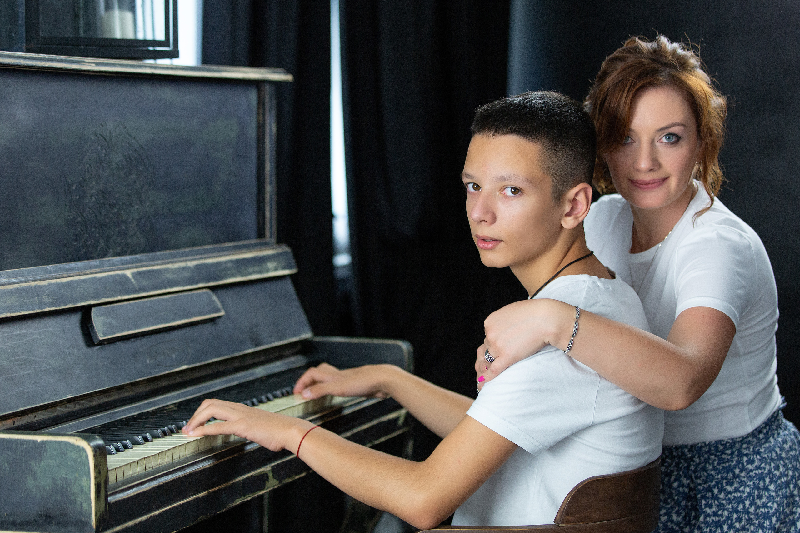 Семейная фотосессия в студии Ajur, Барановичи. Свадебный фотограф в Барановичах Вячеслав Шах-Гусейнов, фотошкола