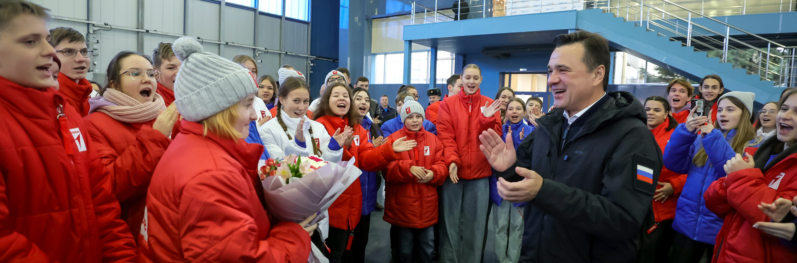 Губернатор Подмосковья Андрей Воробьев вместе с участниками «Движения первых» навестил пилотажные группы. Моя фотография