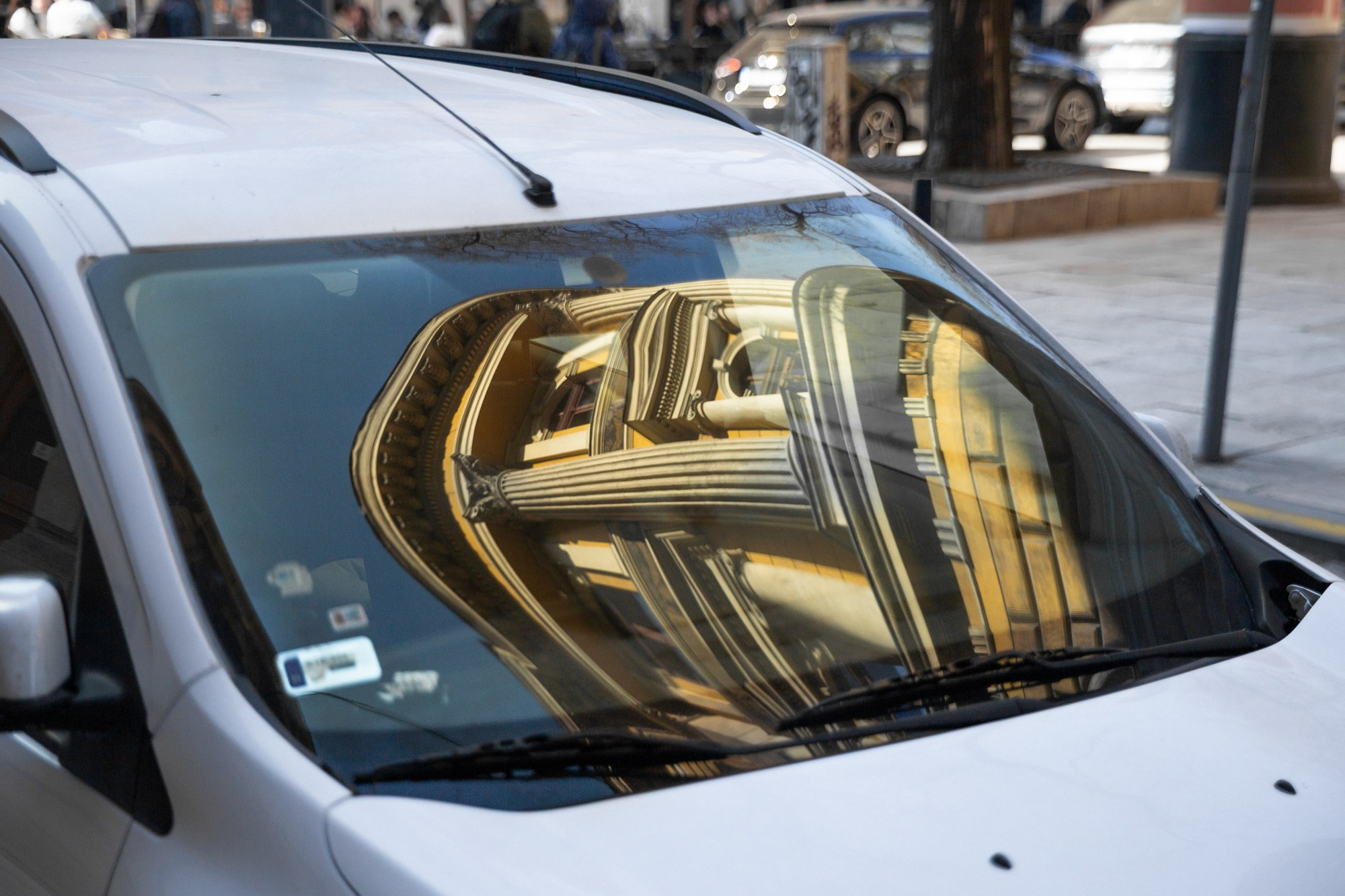 catch the reflection