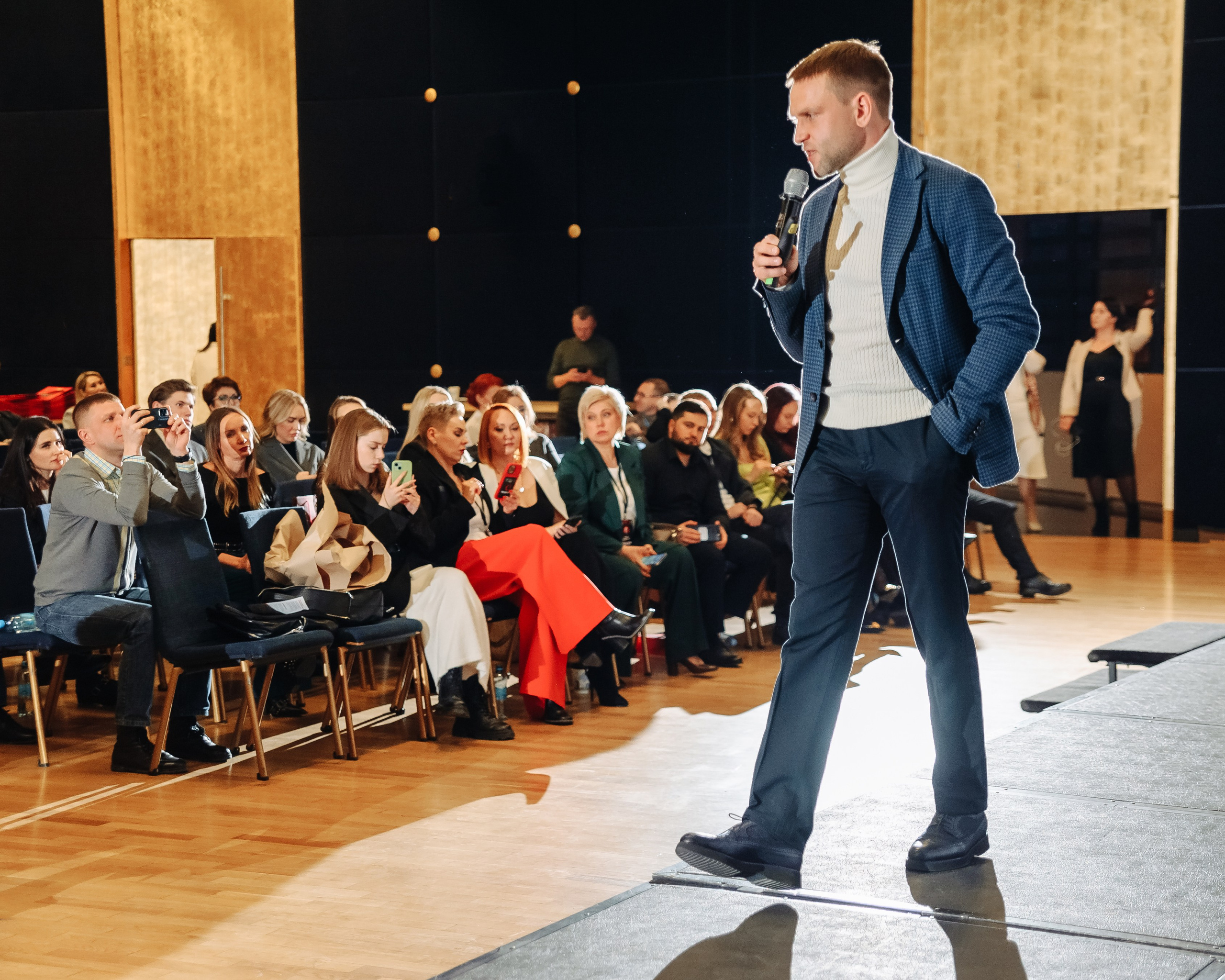 Контент для бизнеса / портрет. Фотограф в Екатеринбурге Артём Зайнетдинов