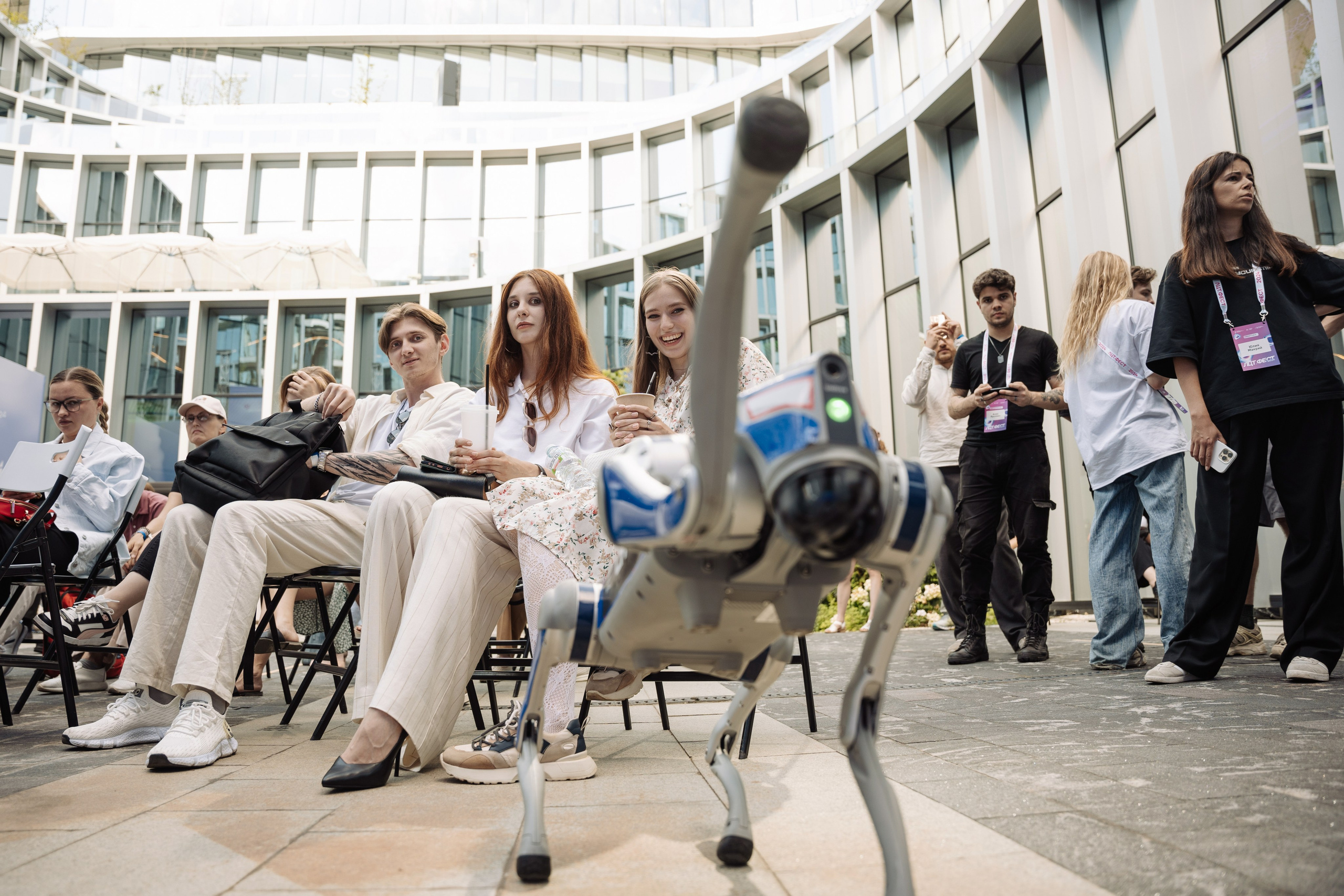 ЛЦТ ФЕСТ 2024 в арт кластере Ломоносов. Свадебные фотосессии в Москве. Фотограф Сергей Ржевский