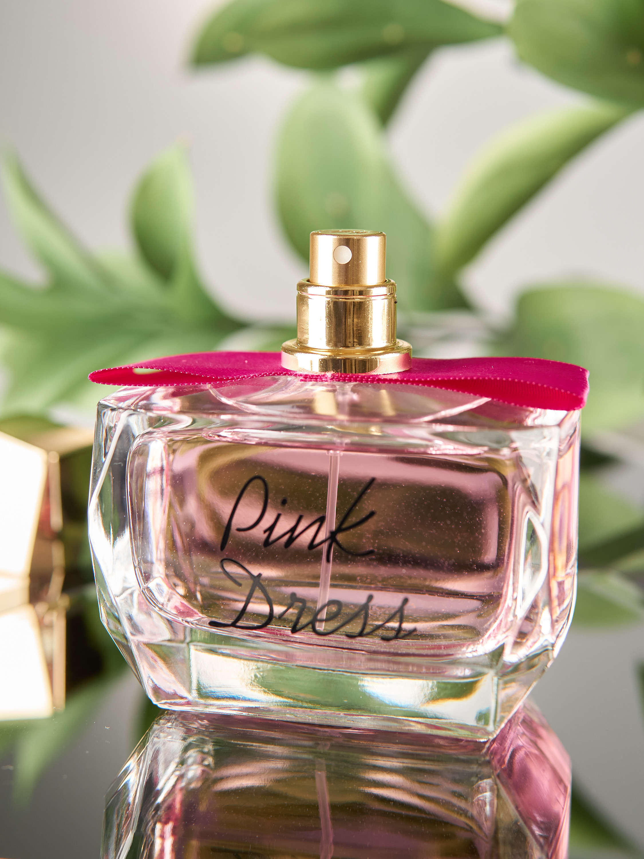 Фотосъёмка парфюма для OZON, Wildberries