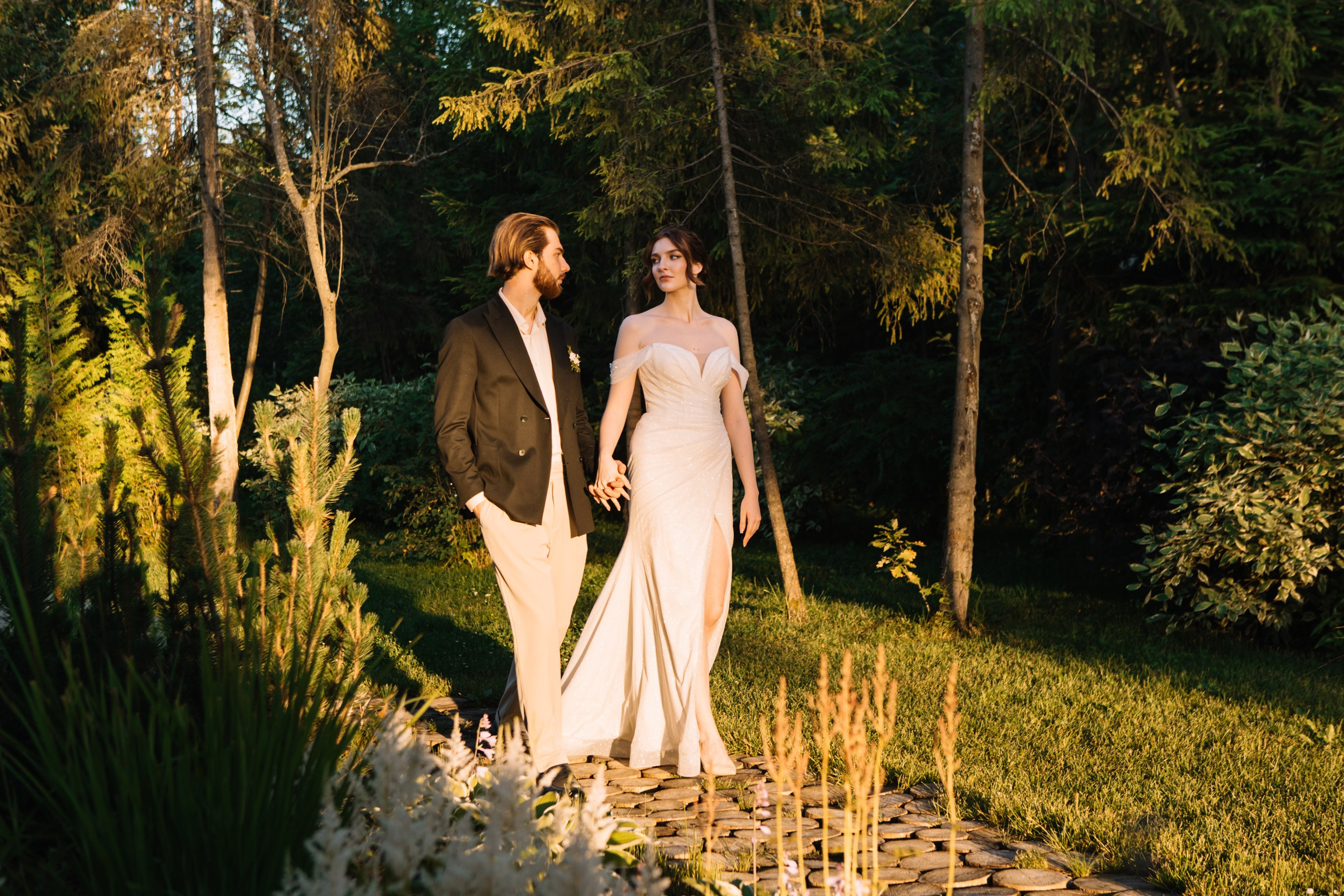 Романтическая свадебная фотопрогулка на природе в Солнечногорске