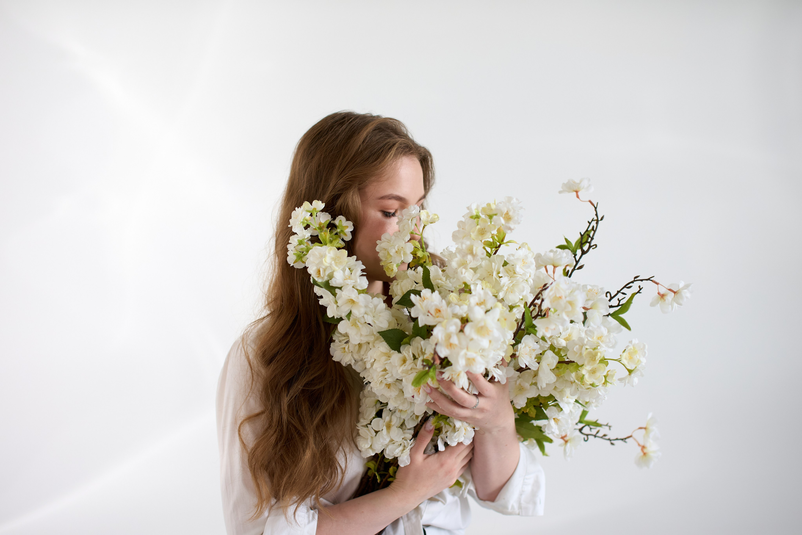 Индивидуальная женская фотосессия в фотостудии для Марины. Репортажный и женский фотограф в Новосибирске