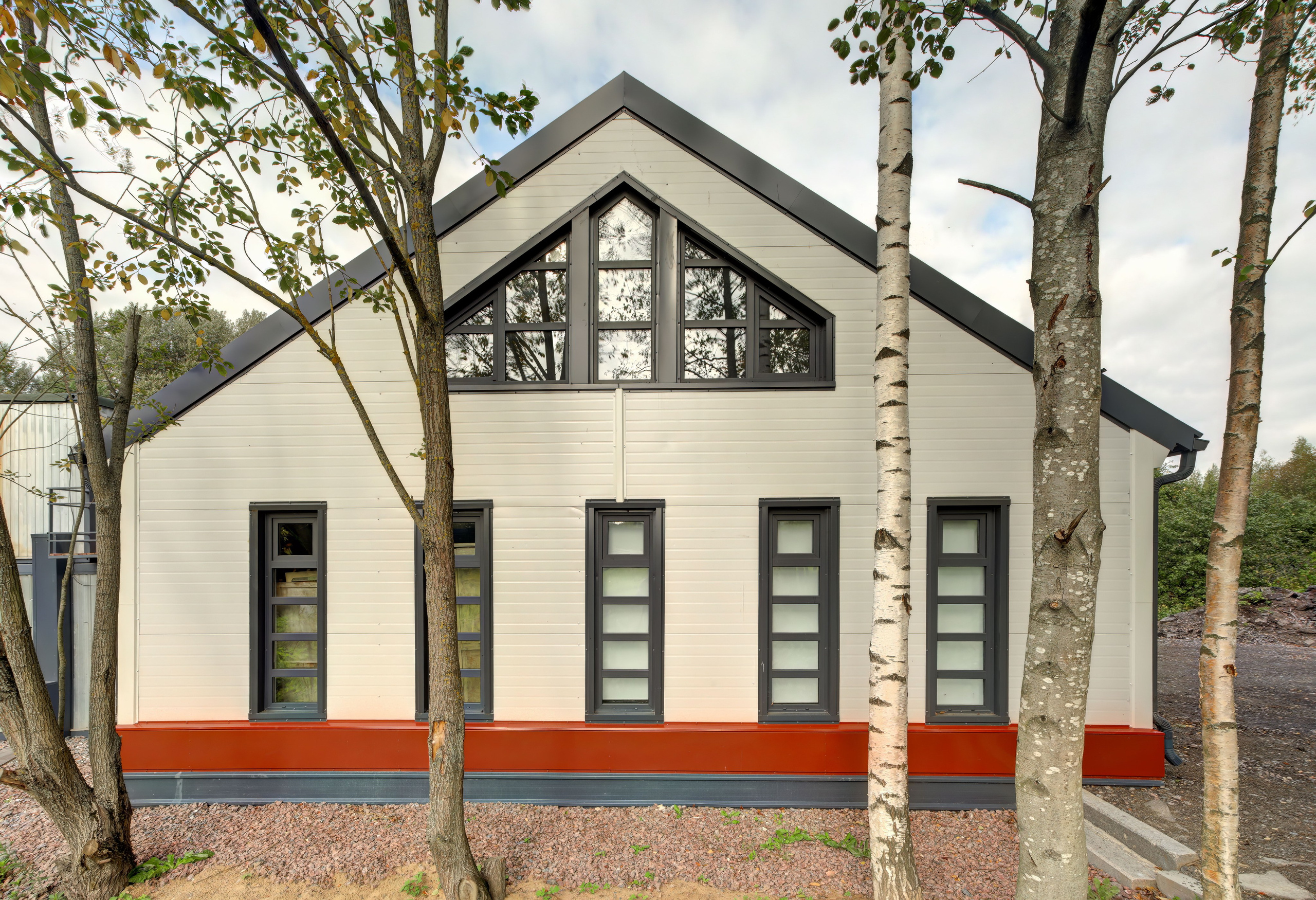 Частный офис с гаражом, 2 этажа. Дизайн интерьера и экстерьера в Санкт-Петербурге Яна Емельянова