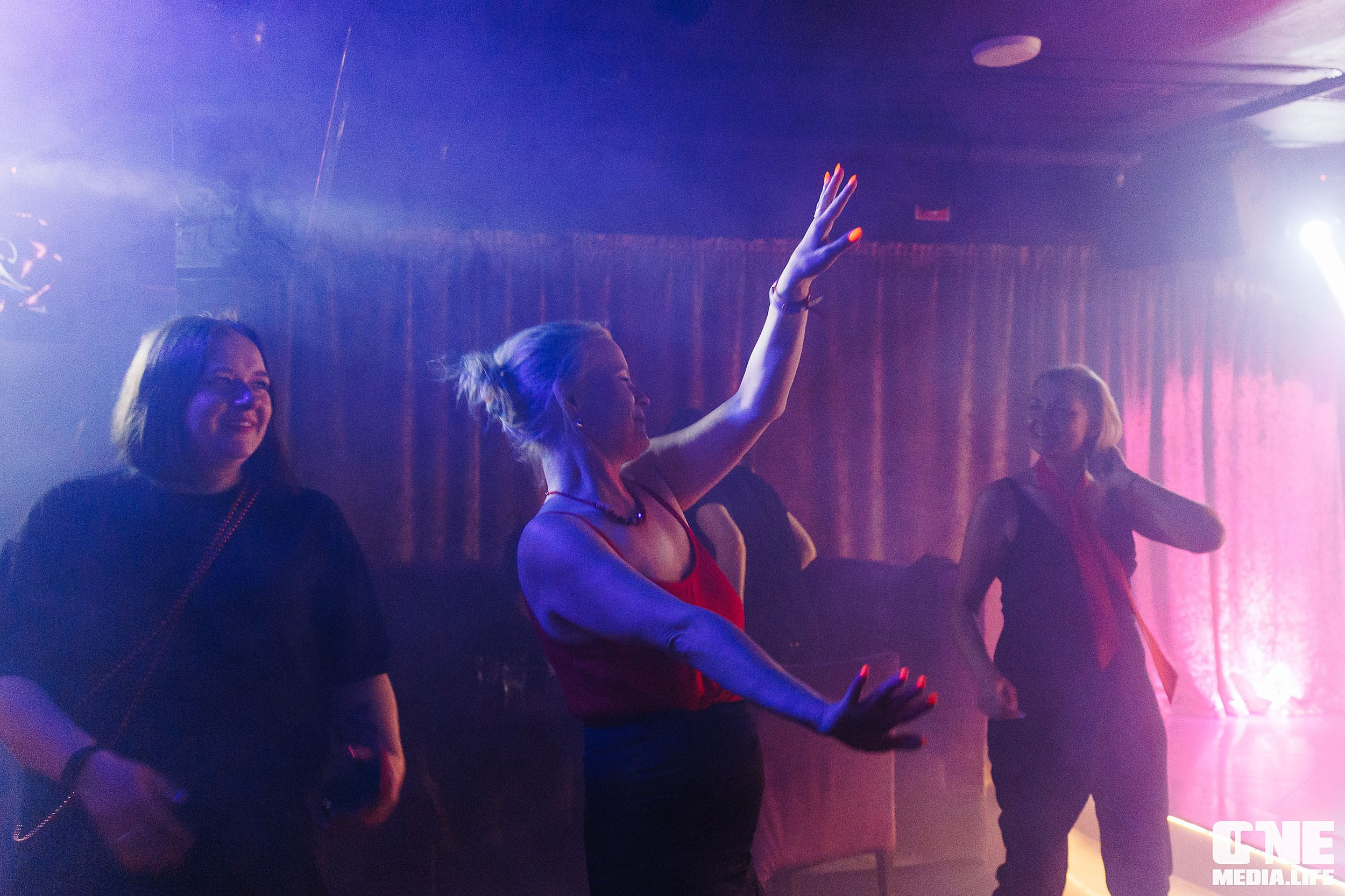 Фоторепортаж из караоке-клуба Эйфория. One Media Life: фоторепортажи, фотоотчеты с мероприятий и заведений