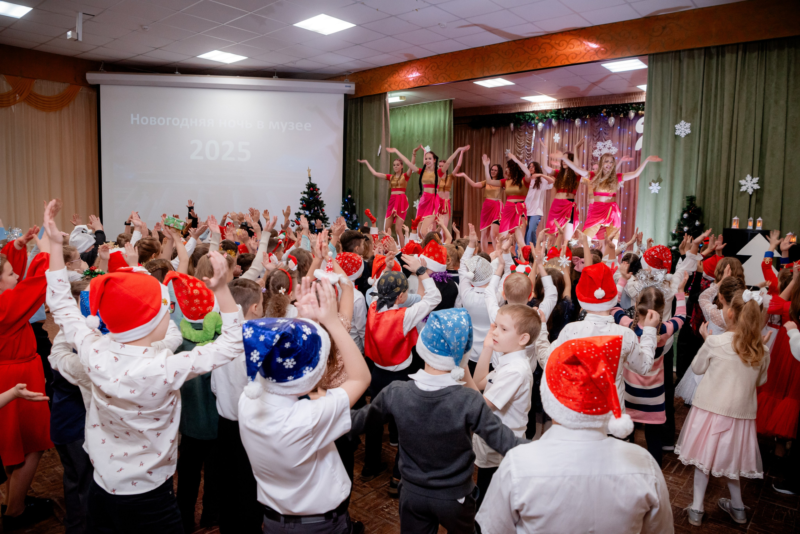 Школьная Ëлка для 1А класса. Фотограф в Волгограде и Волжском Александр Горбань