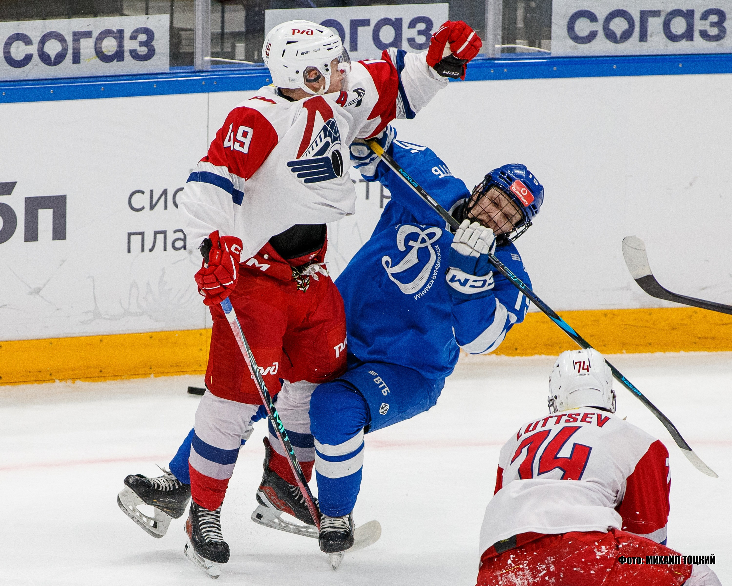 Фоторепортаж Плей-офф МХЛ. МХК Динамо (Москва) — Локо (Ярославль). Михаил Тоцкий портретный и репортажный фотограф в Москве