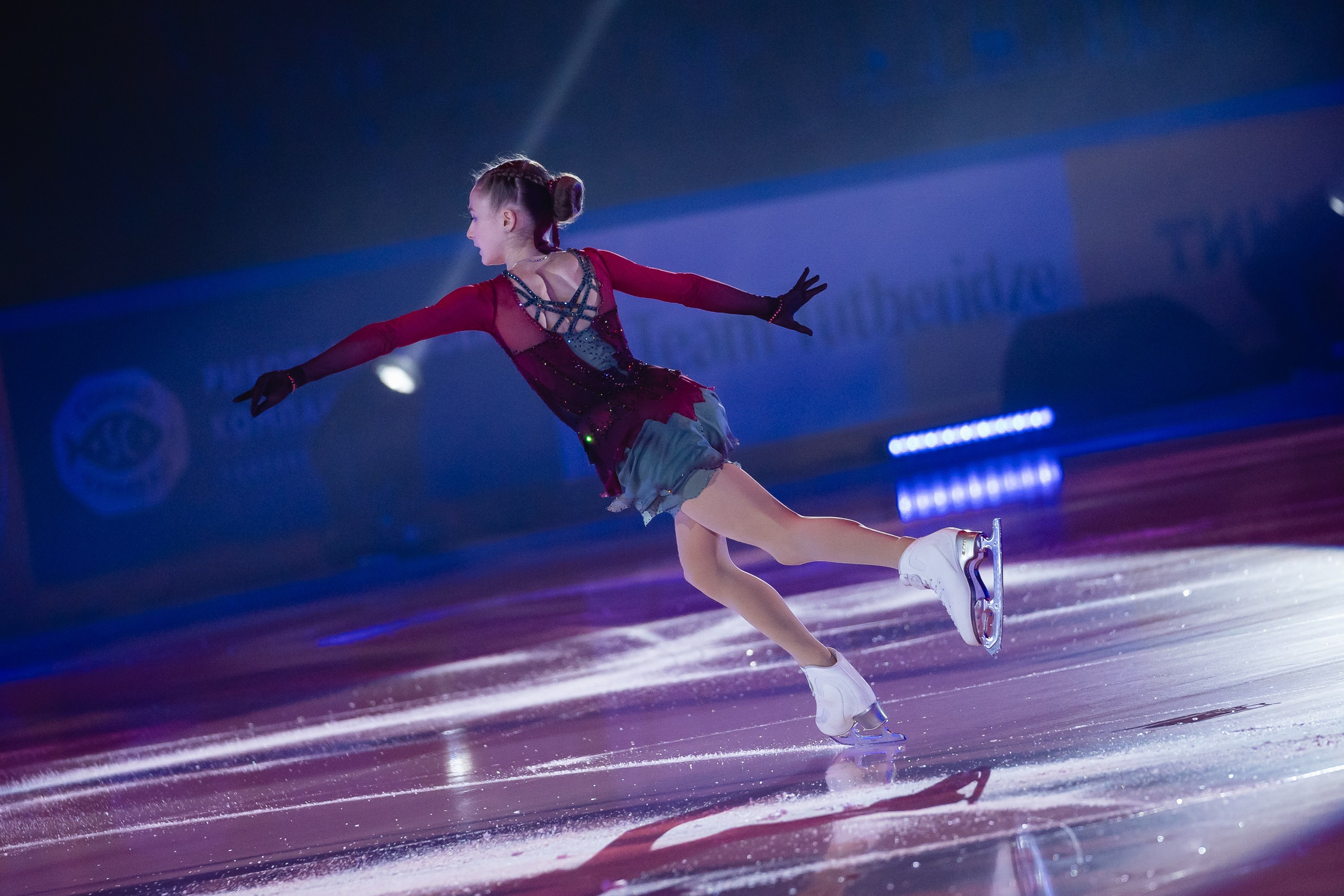 Шоу «Чемпионы на льду» в Новосибирске. Воробьева Ксения — Спортивный и танцевальный фотограф Новосибирск
