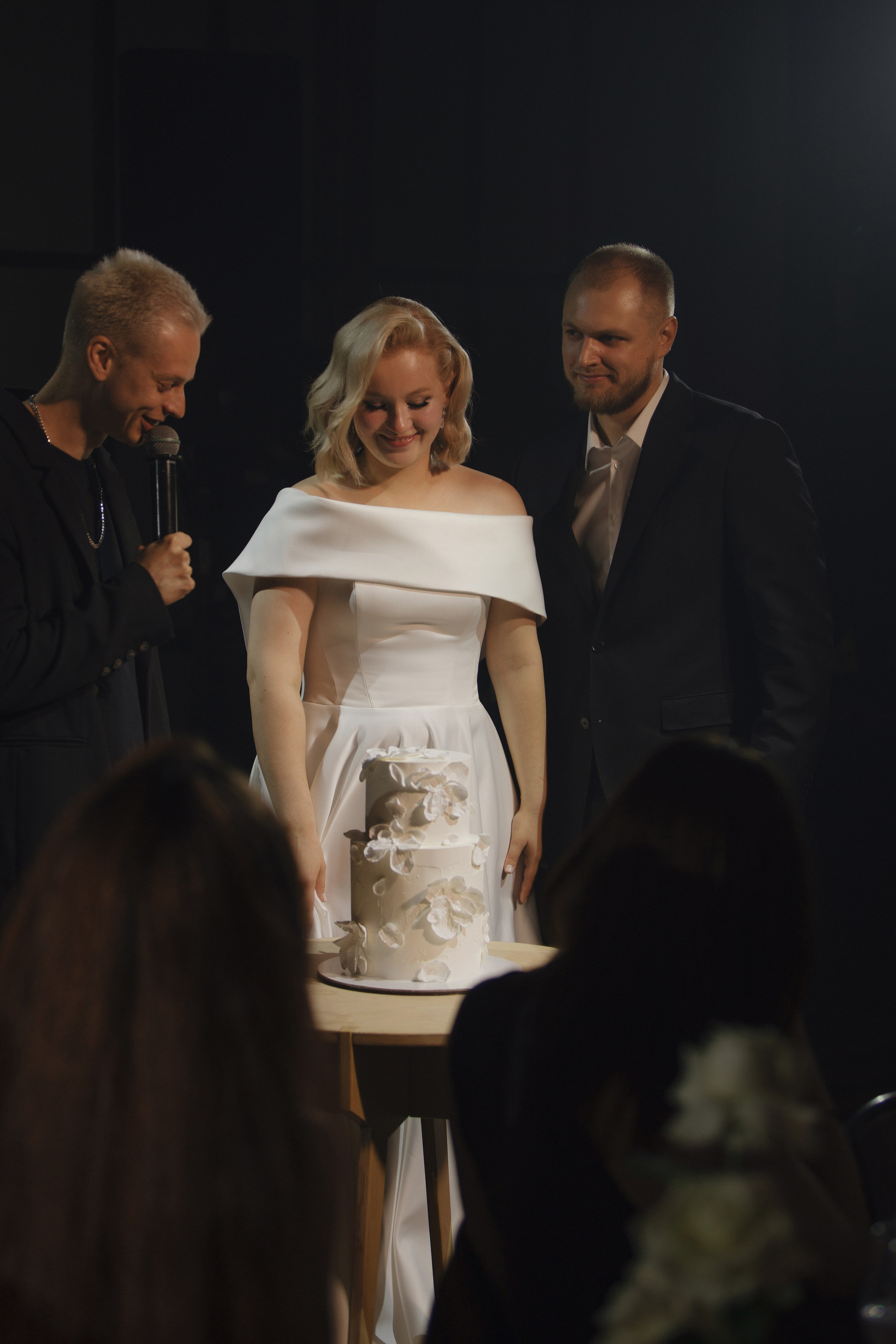 ВЕДУЩИЙ ПАВЕЛ ЕЛОВСКИХ