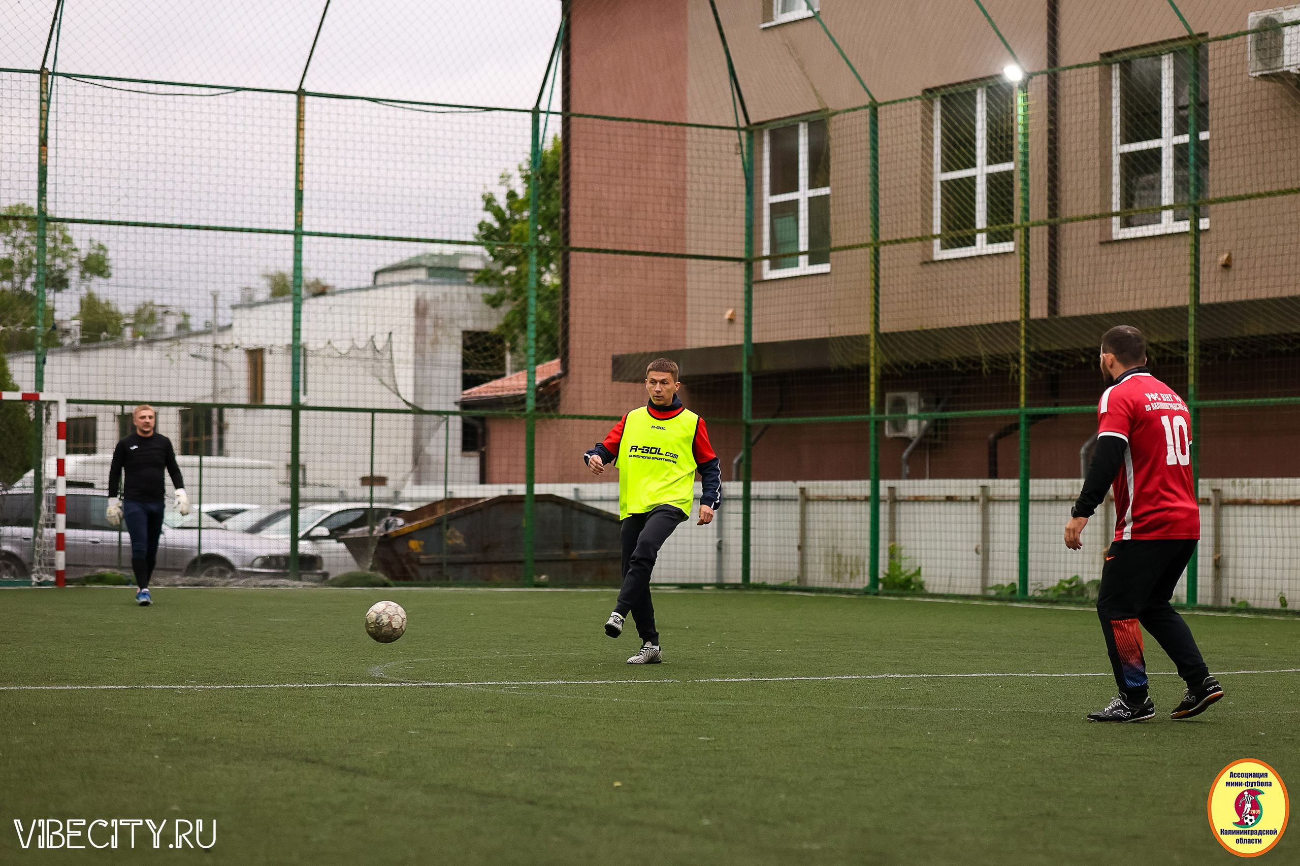 ИГРЫ МИНИ-ФУТБОЛЬНОЙ И КОРПОРАТИВНОЙ ЛИГИ. VIBECITY.RU Вайб Сити Ру Фоторепортажи Фотоотчеты Калининград