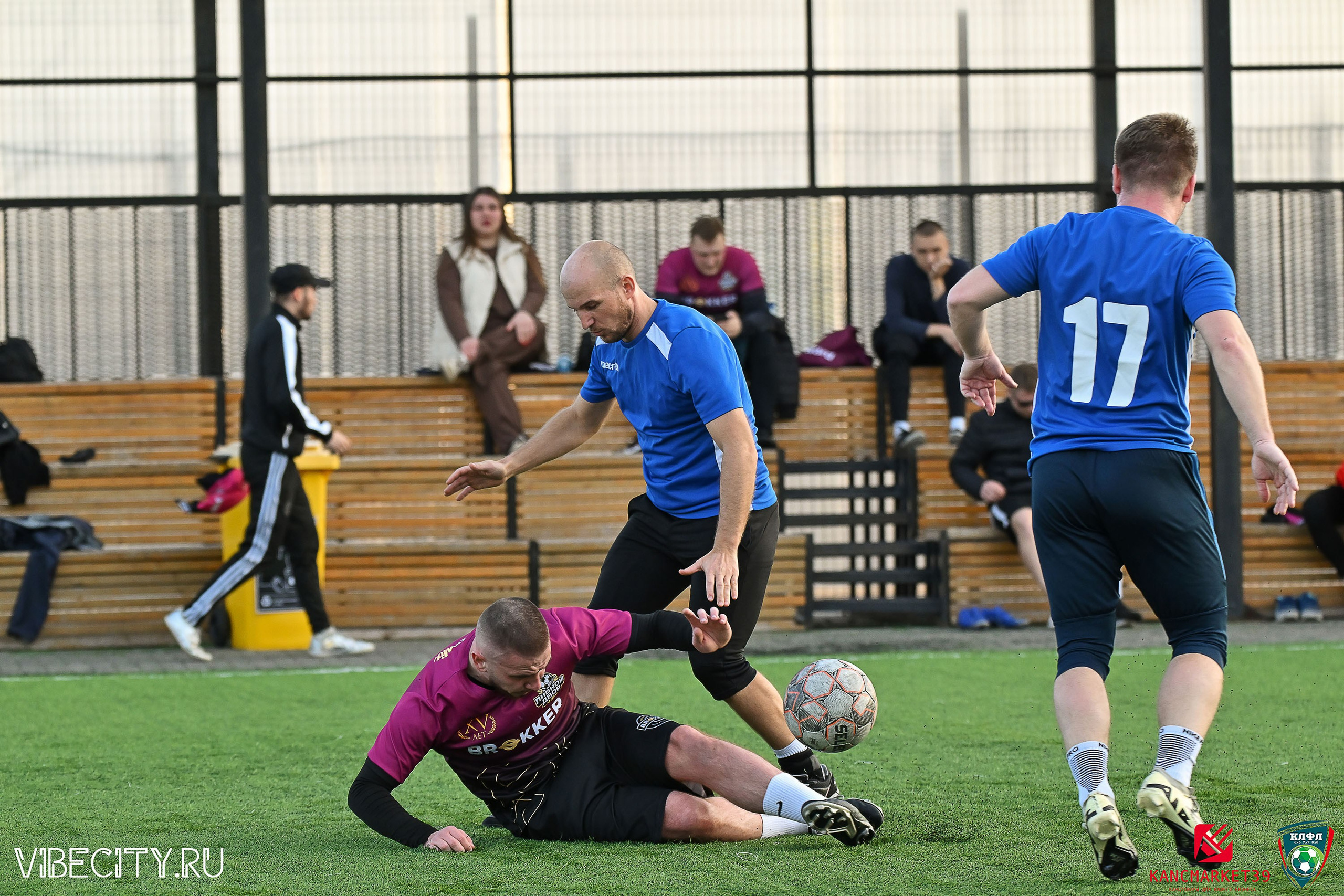 XX ЧЕМПИОНАТ КАЛИНИНГРАДСКОЙ ЛФЛ КАНЦМАРКЕТ39 сезона 2024–2025 гг. VIBECITY.RU Вайб Сити Ру Фоторепортажи Фотоотчеты Калининград