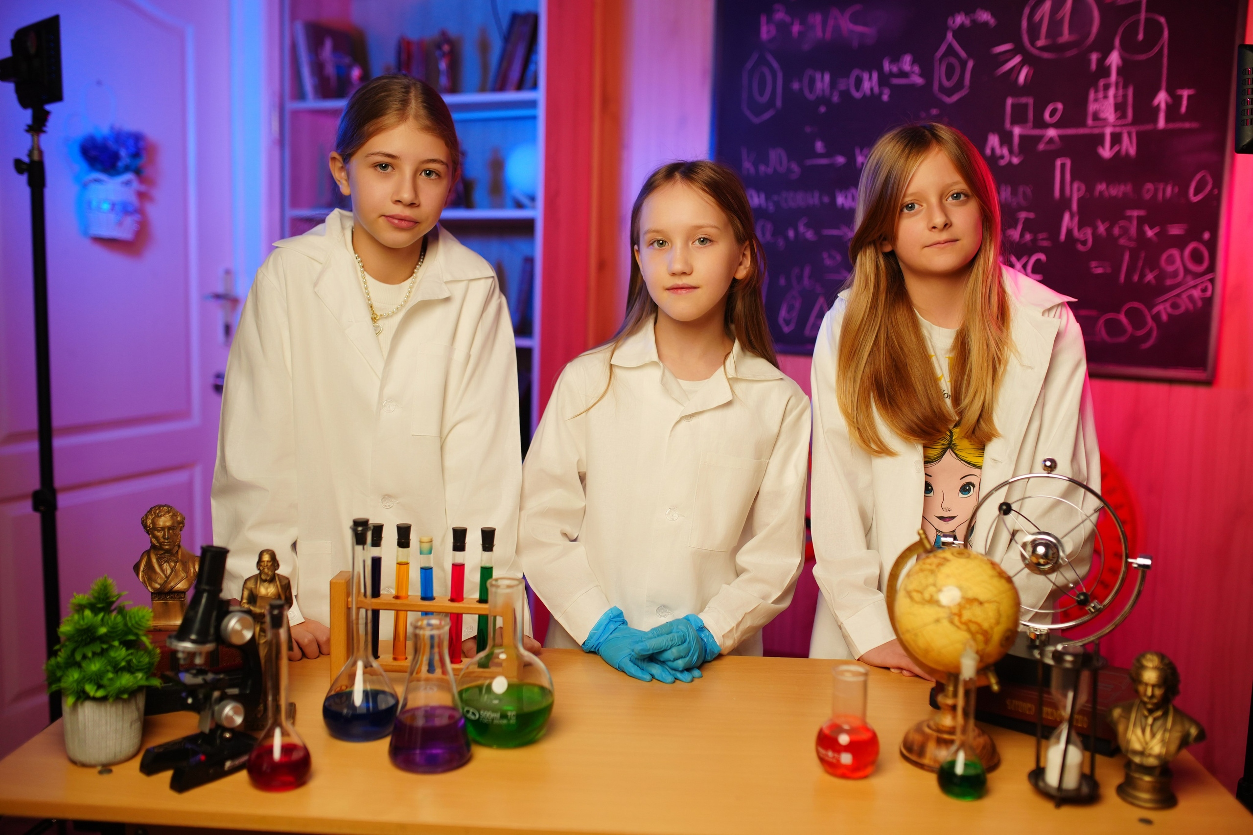 Фотосессия в стиле «Химики». GOTRA — выпускные альбомы в Тюмени