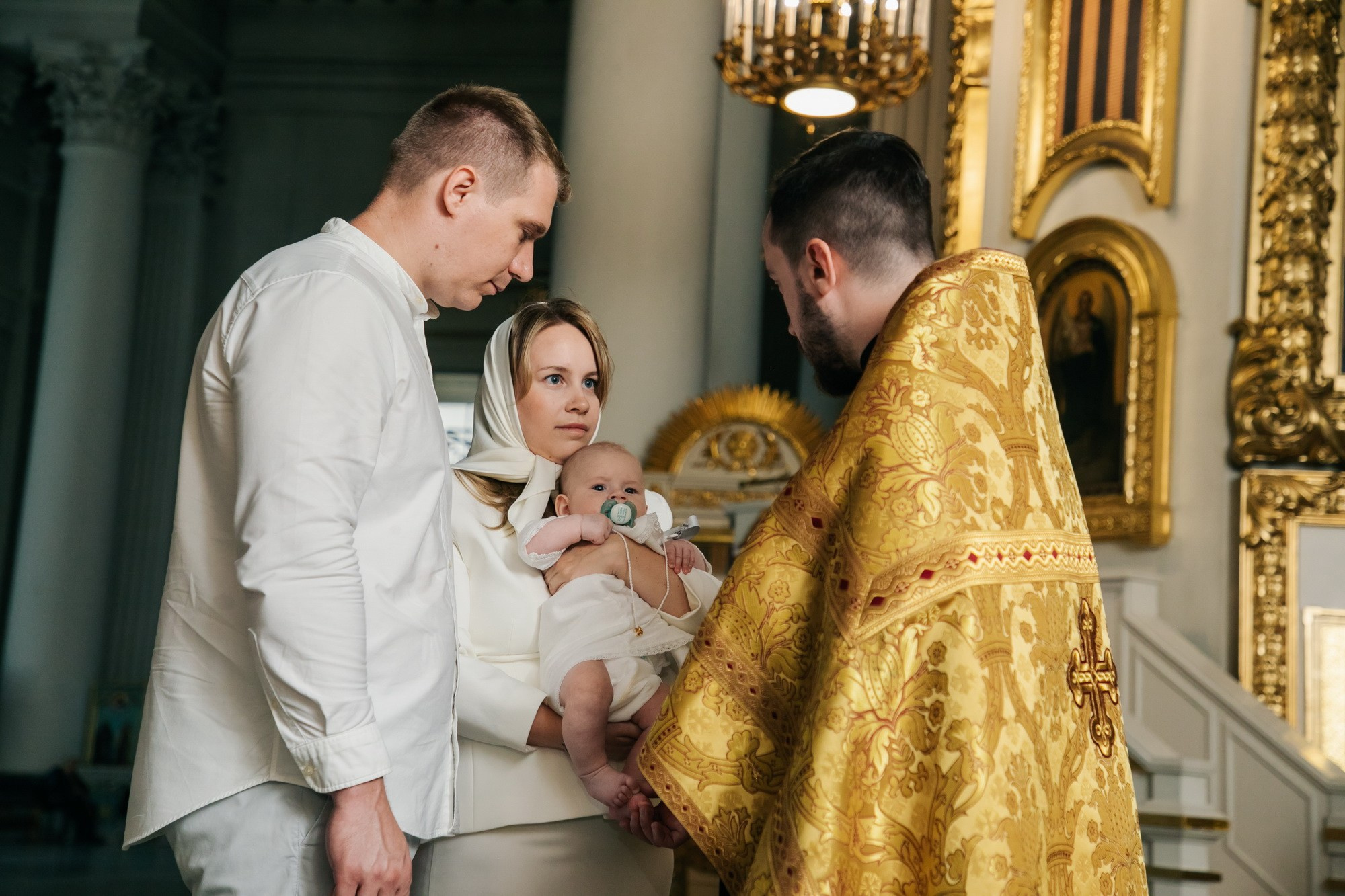 Крещение ребенка в Измайловском соборе СПб. Фотограф крещение венчание в Петербурге! Помогает подобрать храм и посоветовал душевного батюшку в СПб