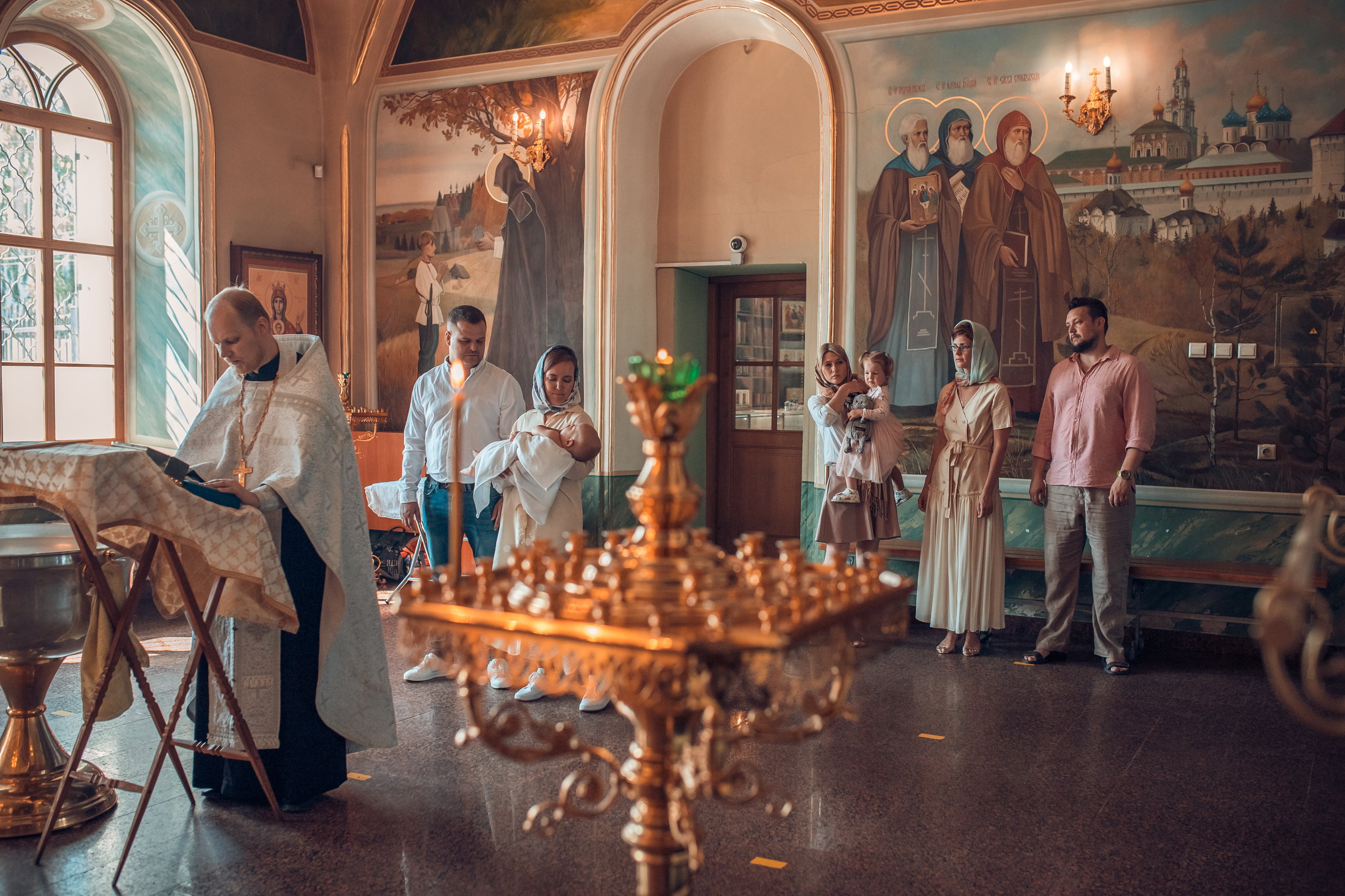 Крещение младенца Саввы в Храме Живоначальной Троицы в Копосово. Екатерина Крапивина фотограф церковных Таинств в Нижний Новгороде
