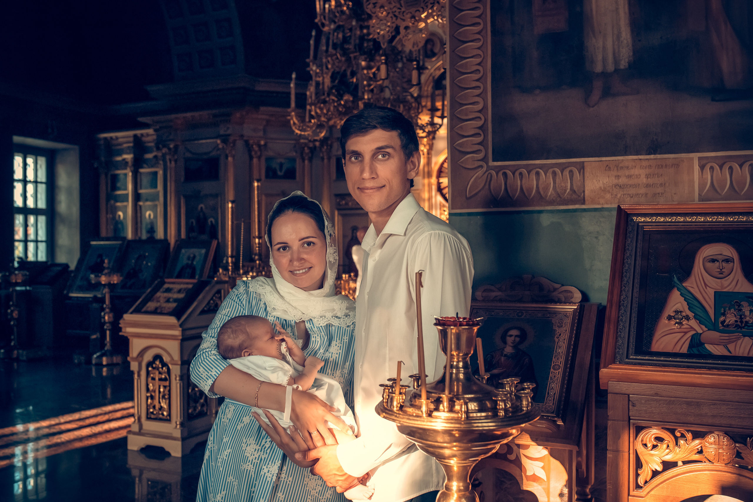 Крещение младенца Макария в Макарьевском монастыре. Екатерина Крапивина фотограф церковных Таинств в Нижний Новгороде