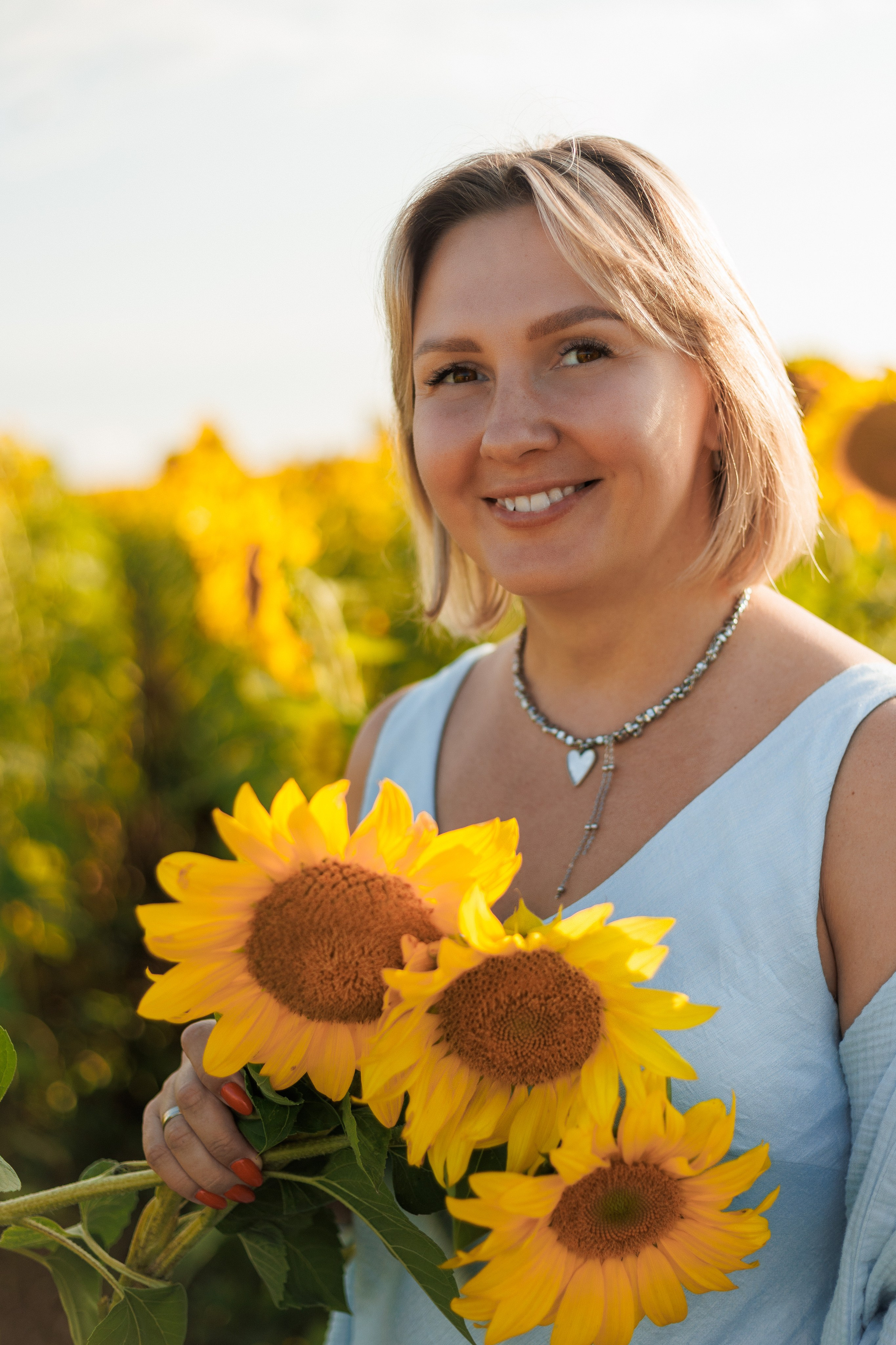 В поле подсолнухов. Семейный фотограф г. Тюмень