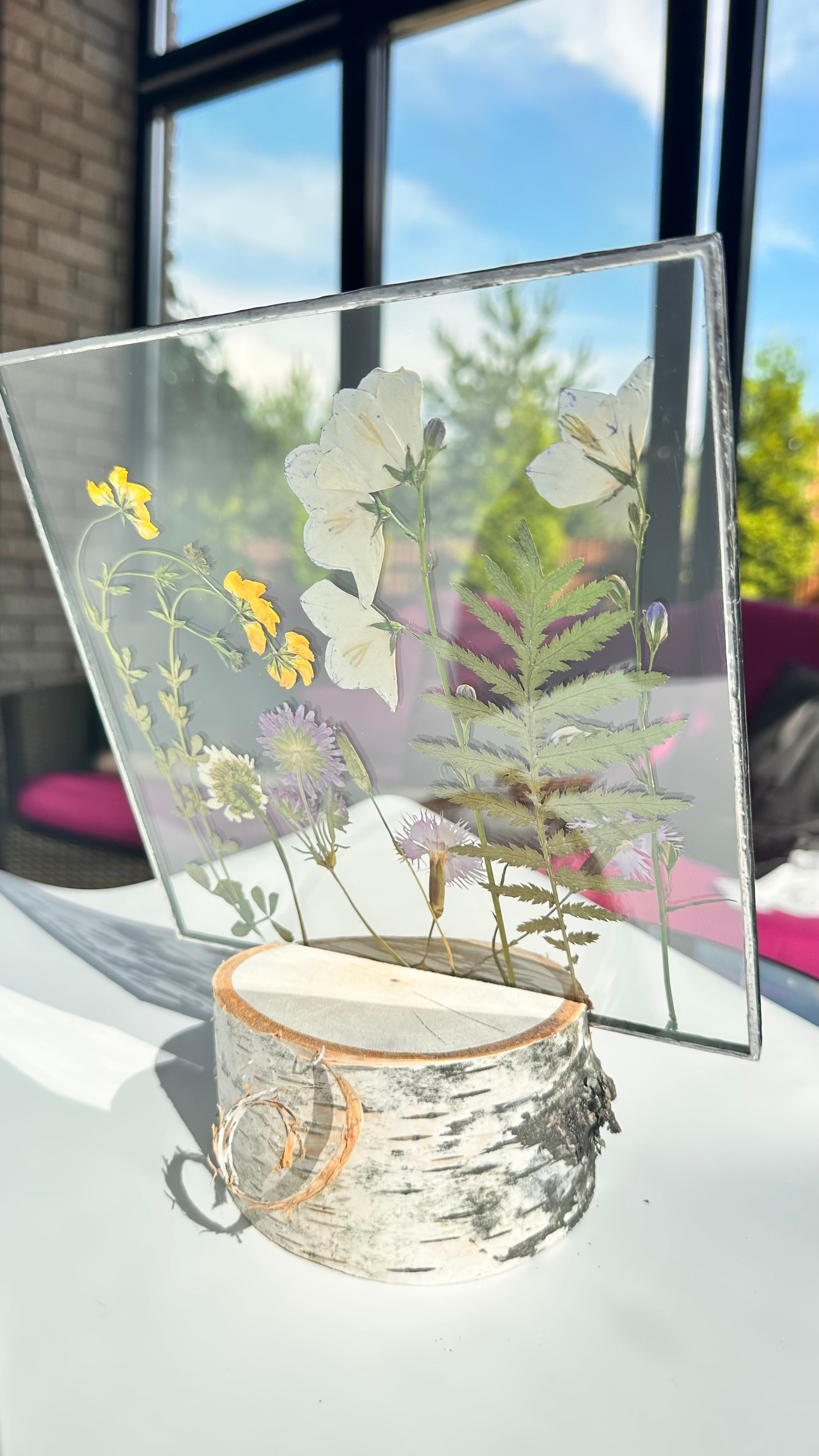 Колокольчики, гвоздики, ромашка Квадрат 20 см. Оформляю пространства. Витражи с сухоцветами в технике Тиффани