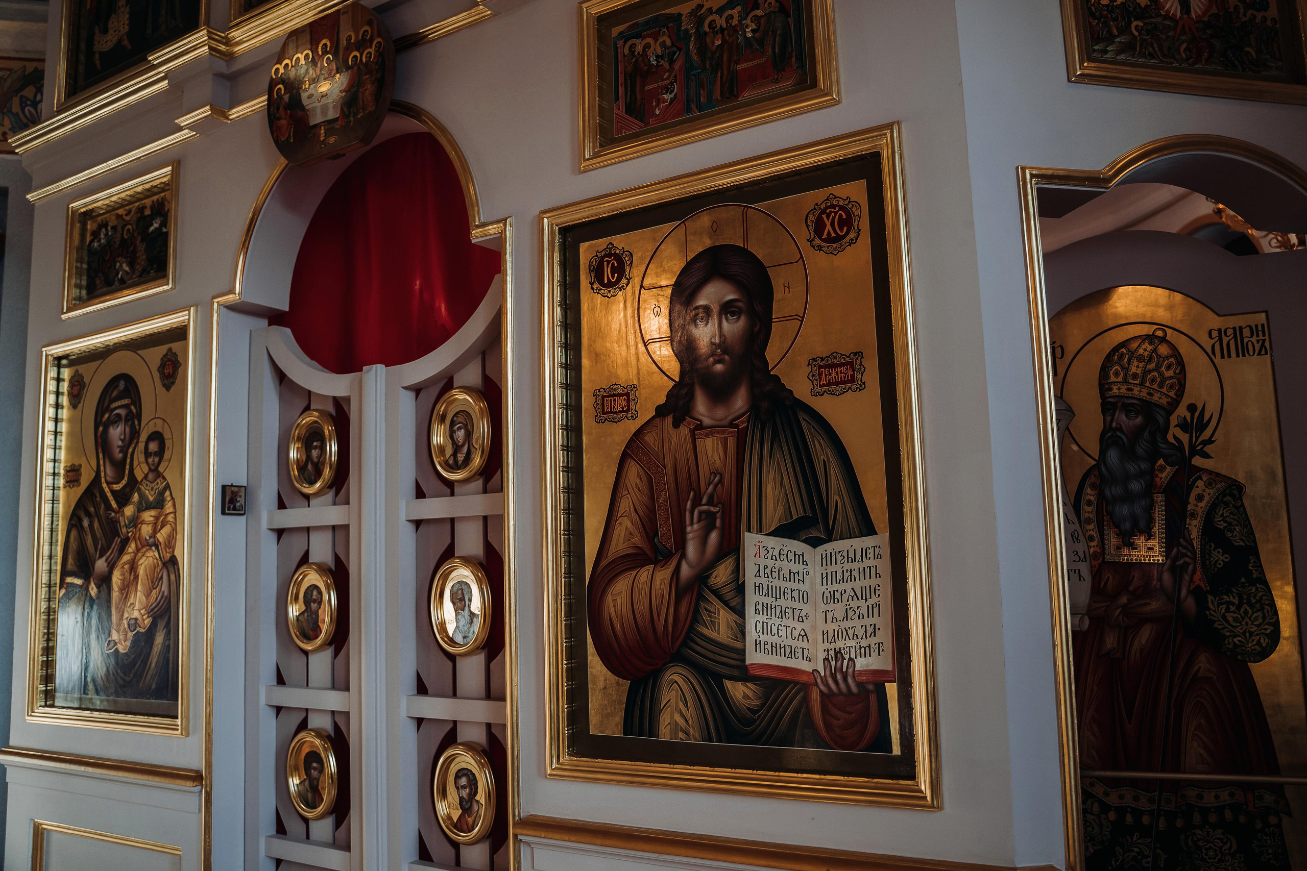 Фотограф на крещение в Крылацком церкви Рождества Богородицы