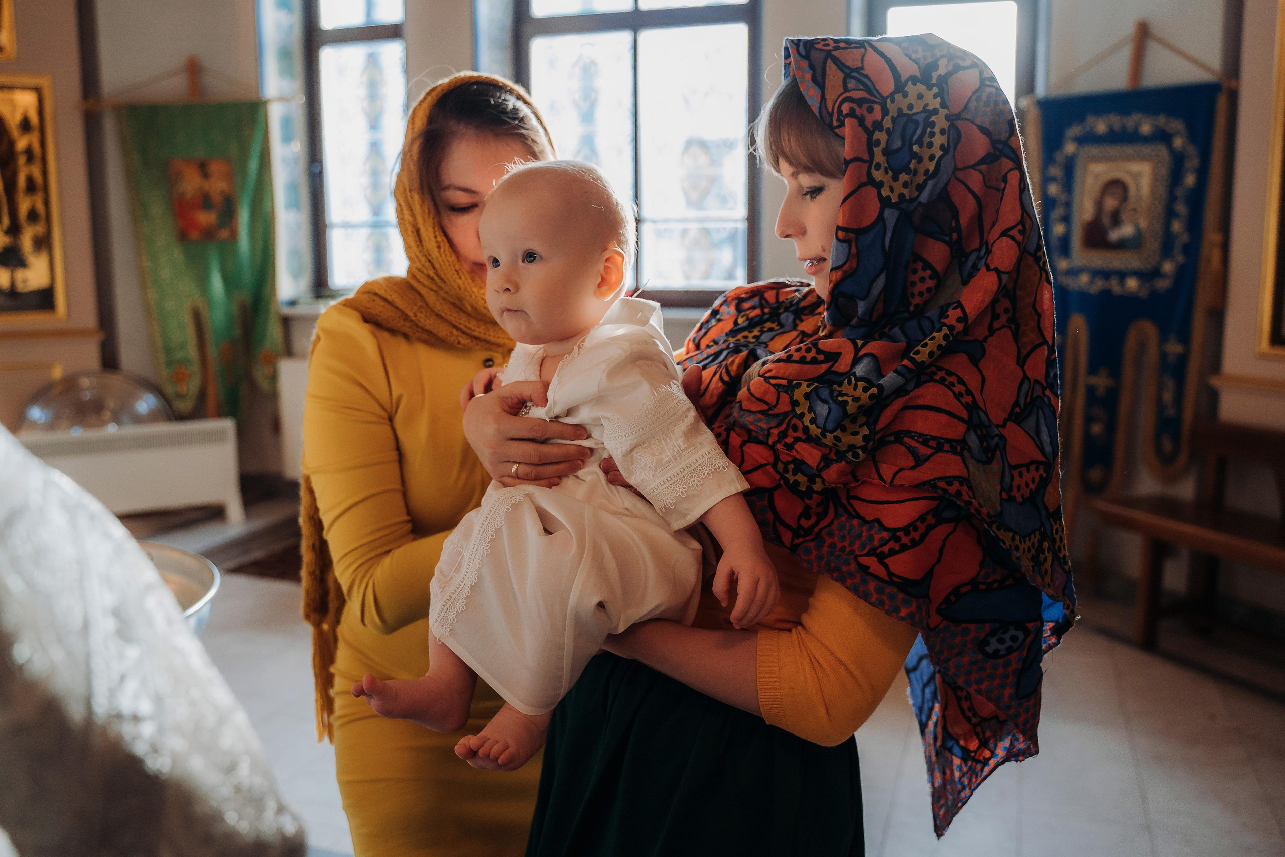 Фотограф на крещение в Крылацком церкви Рождества Богородицы