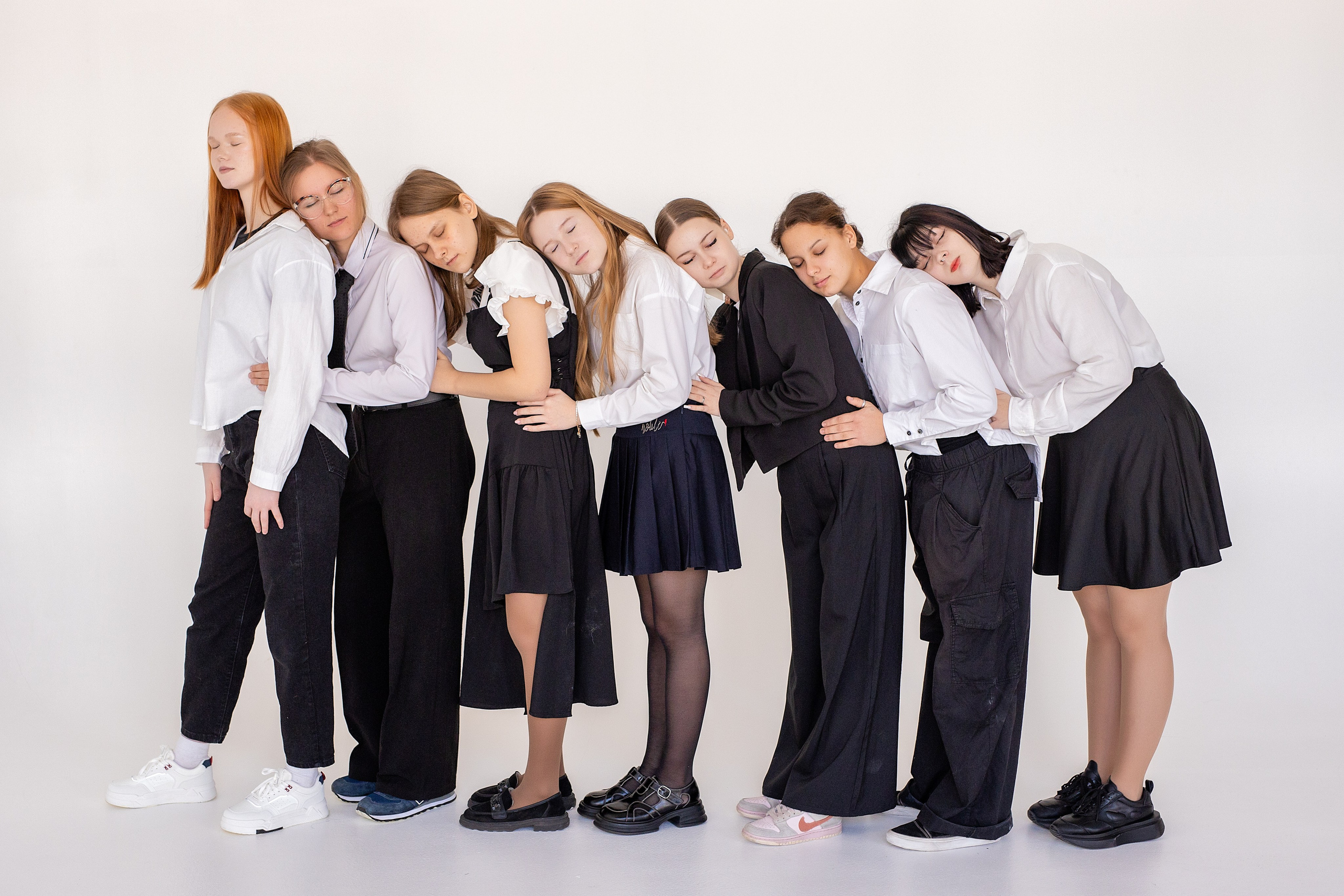 67 школа, 9б класс. Стильный выпускной альбом Владивосток фотограф Вероника Мигачева