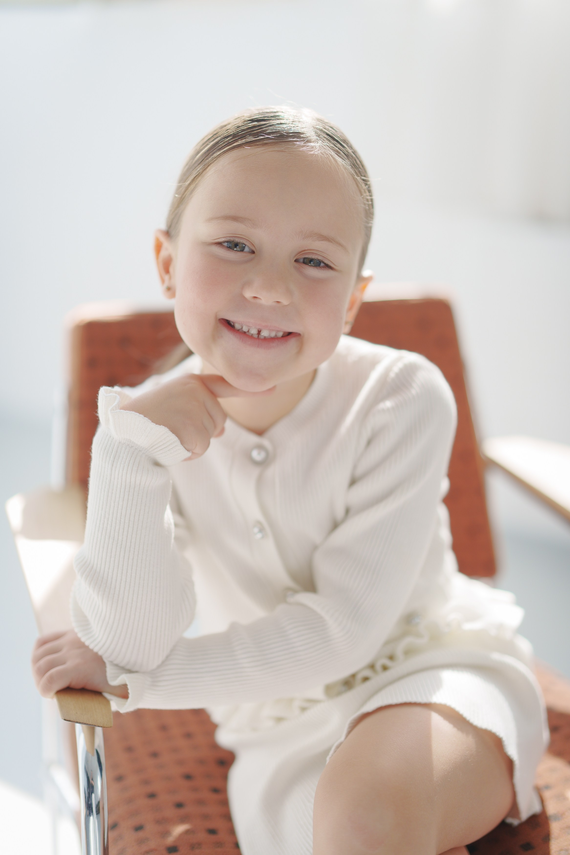 Семейная фотосессия в Уфе в студии Офис46 — тёплые кадры на день рождения ребёнка