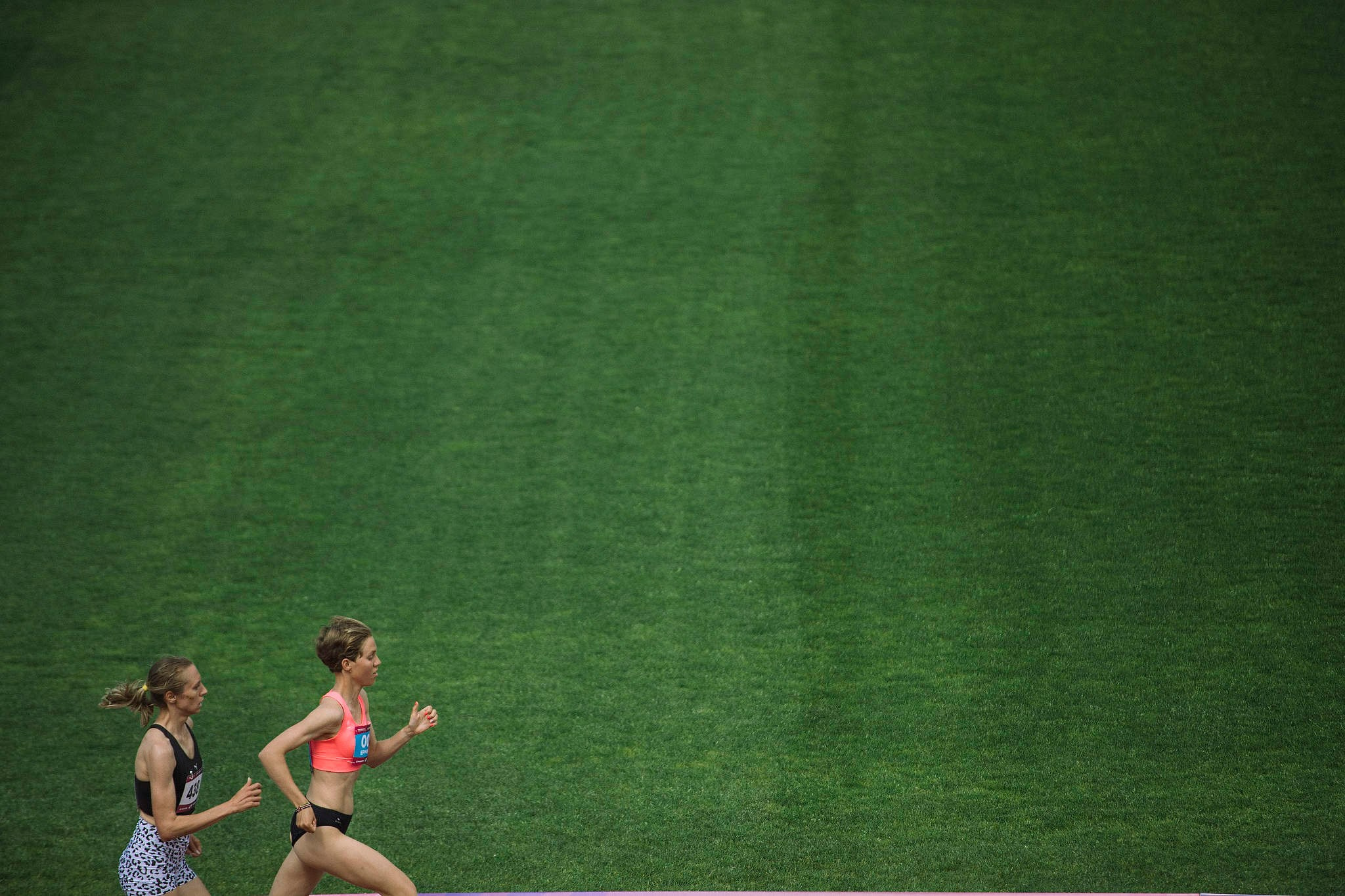 Светлана Аплачкина и Любловь Дубровская в забеге на 5000 метров в Сочи