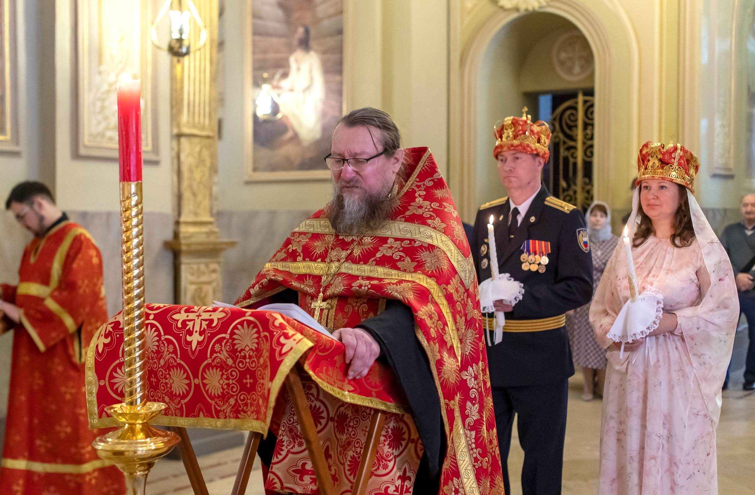 Венчание в храме Климента Папы Римского на Третьяковской. Свадебный и семейный фотограф в Москве Ирина Гончарова