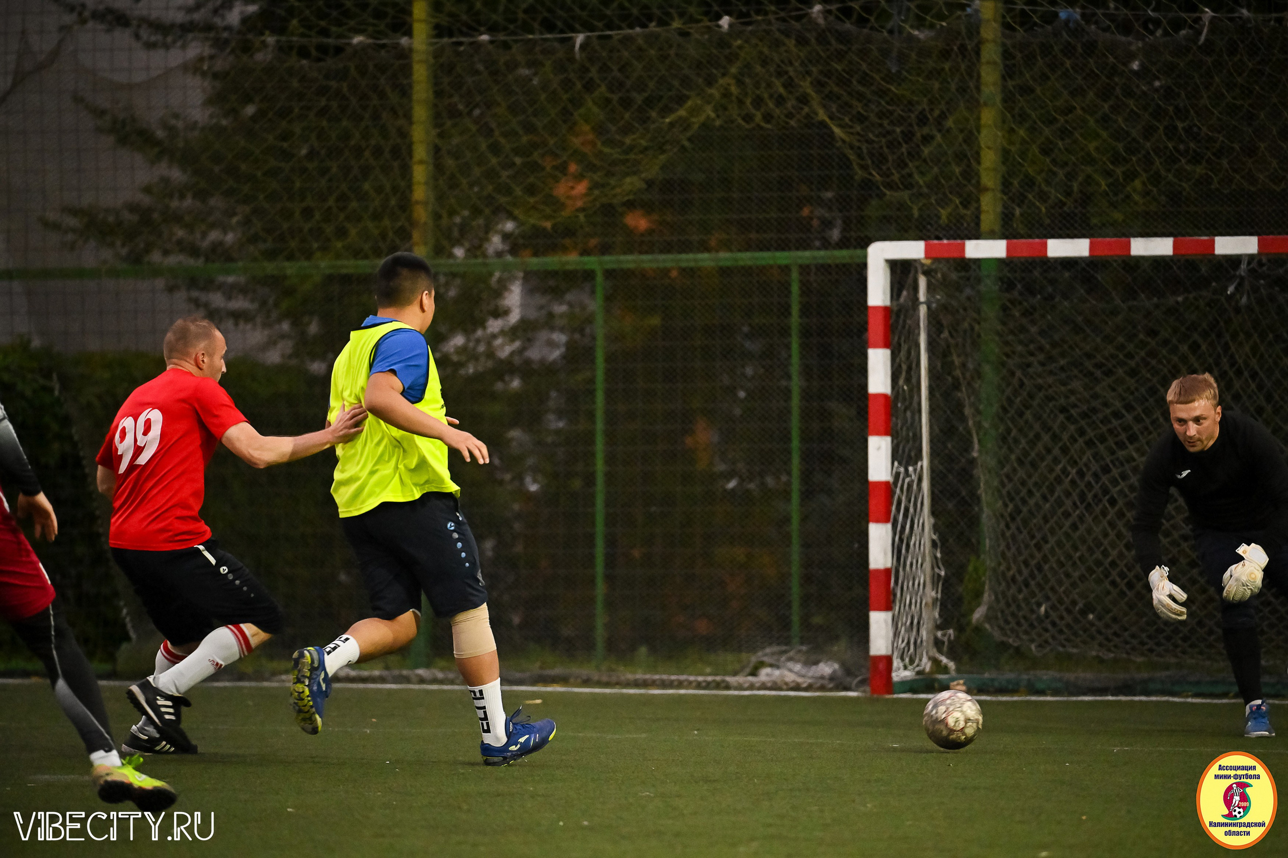 ИГРЫ МИНИ-ФУТБОЛЬНОЙ И КОРПОРАТИВНОЙ ЛИГИ. VIBECITY.RU Вайб Сити Ру Фоторепортажи Фотоотчеты Калининград