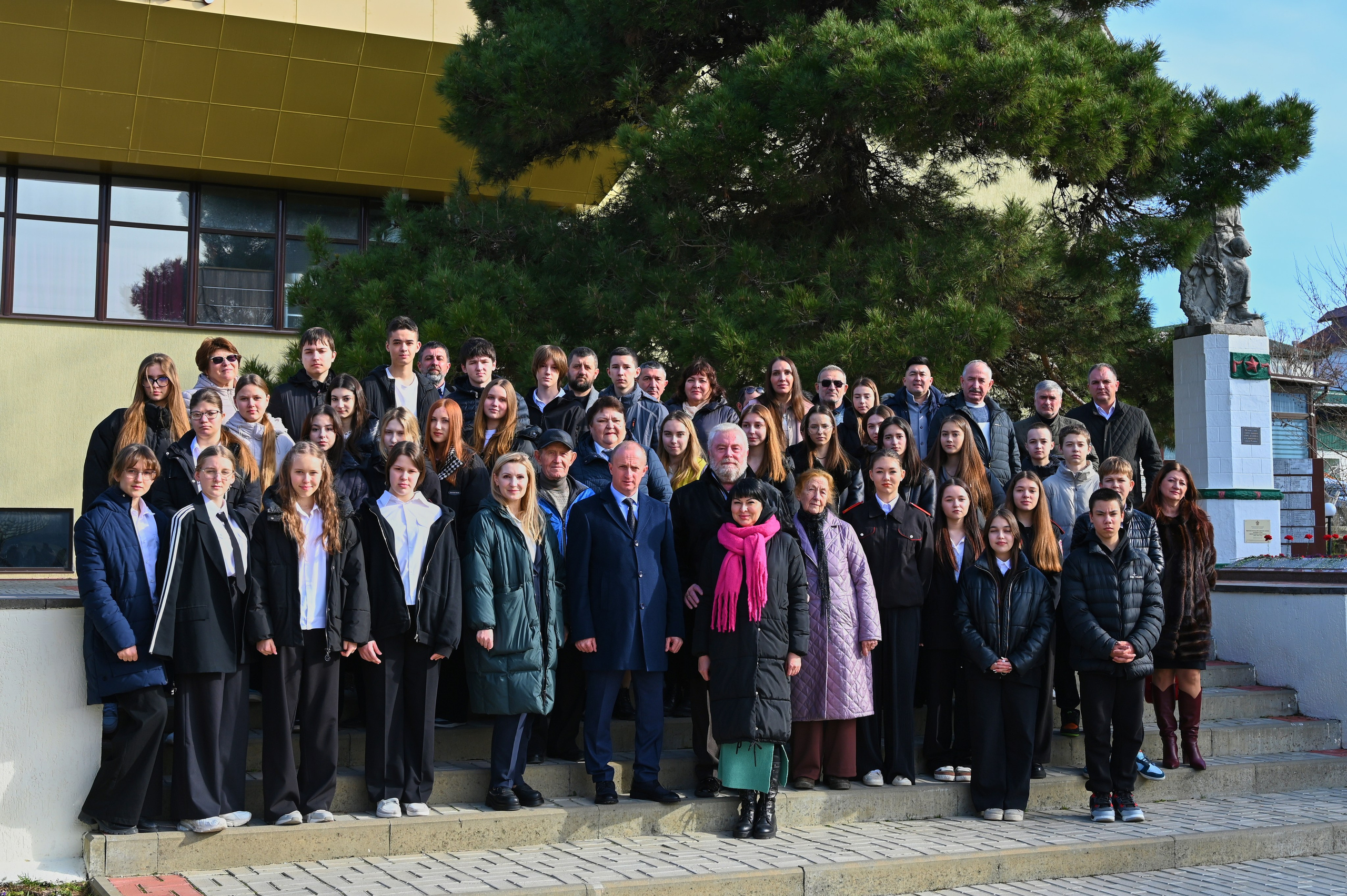 Митинг у солдата. Жизнь курорта Кабардинка в фотографиях