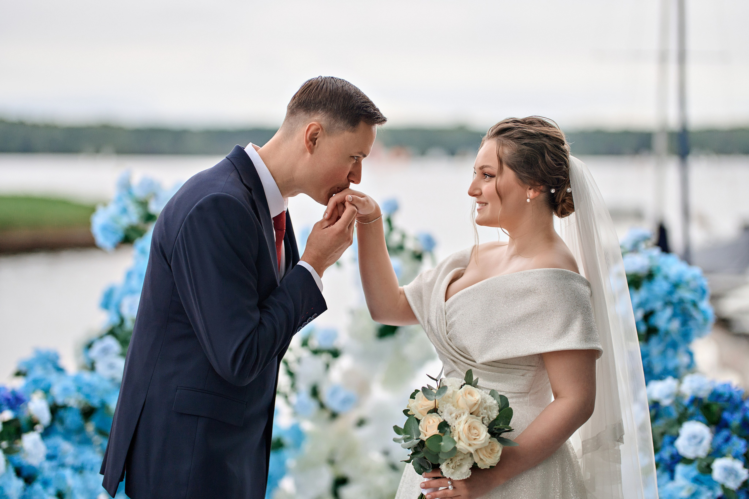 Нежная свадьба Антона и Софьи в яхт-клубе «Портофино». Фотограф Меняйло Евгений. Свадьба. Портрет. Репортаж. Семья. Контент