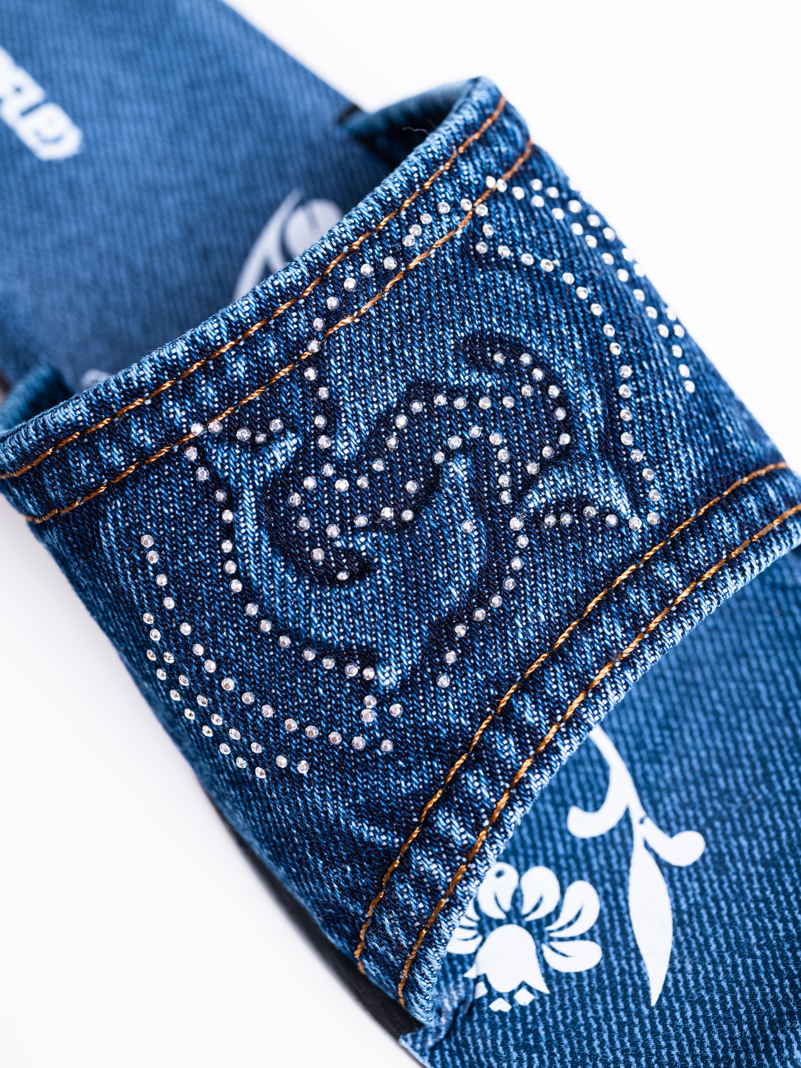 Тапочки. Предметный фотограф, фото для маркетплейсов Пятигорск, КМВ