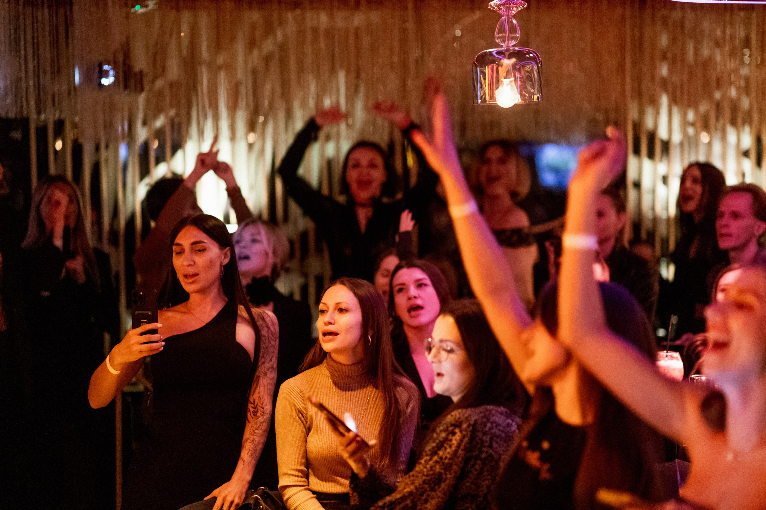 YANA URBAN: сольный концерт в «Анжелика Wineroom». СВОИ. ФОТООТЧЕТЫ-СОБЫТИЯ-МЕСТА