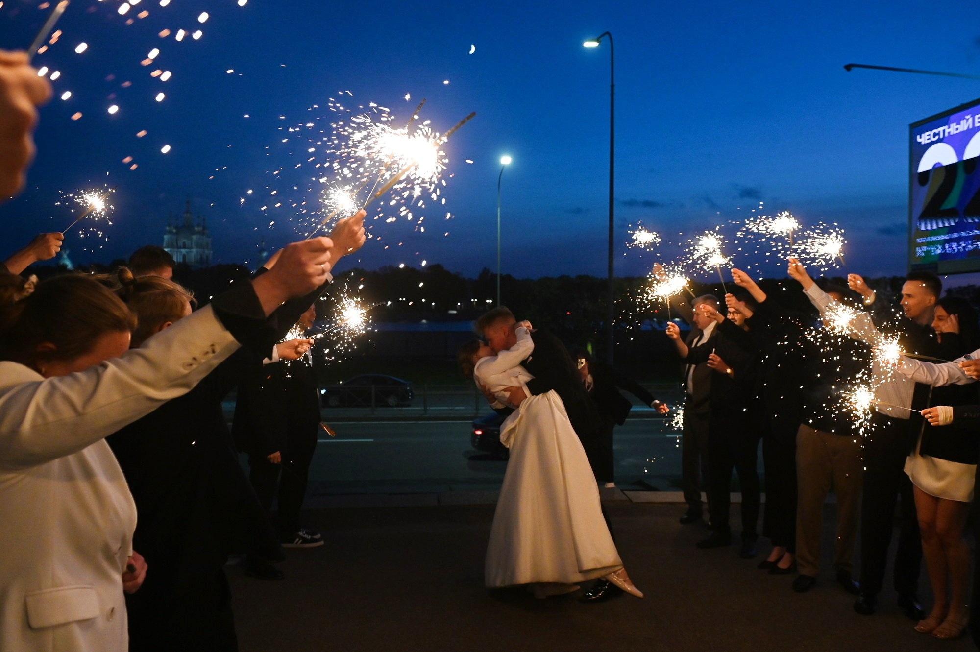Фотожурналист на свадьбе: когда кадры становятся историей. Документальный фотограф Сергей Вдовин