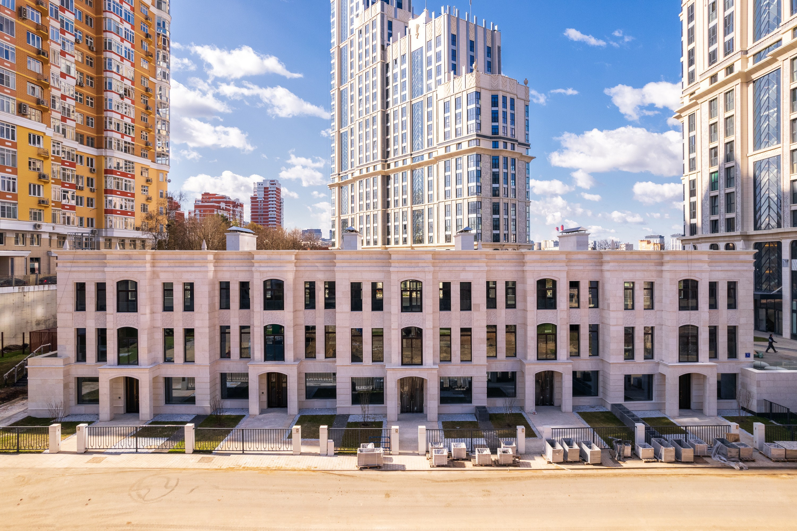 Архитектура и недвижимость. Ход строительства. Съемка с дрона. Профессиональное решение для частных лиц и бизнеса