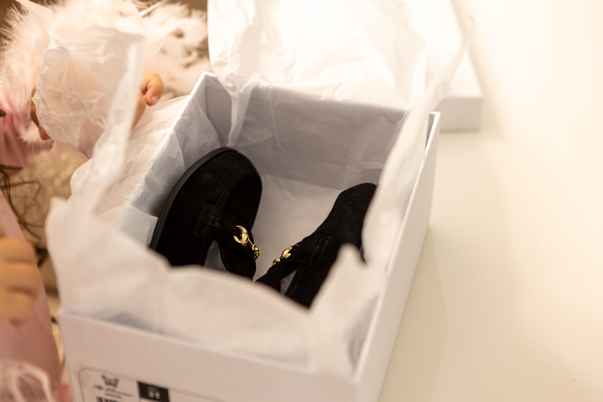 Съёмка первоклассницы перед школой. Фотограф в Оренбурге. Профессиональный фотограф