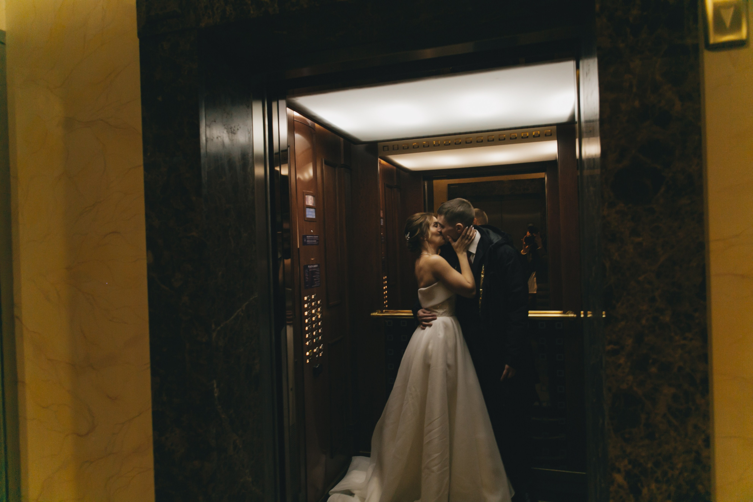 Анонс свадебная съёмка Станислав и Светлана, ЗАГС Шипиловский отдел, отель Plaza Garden. Фотограф и свадебный фотограф в Москве