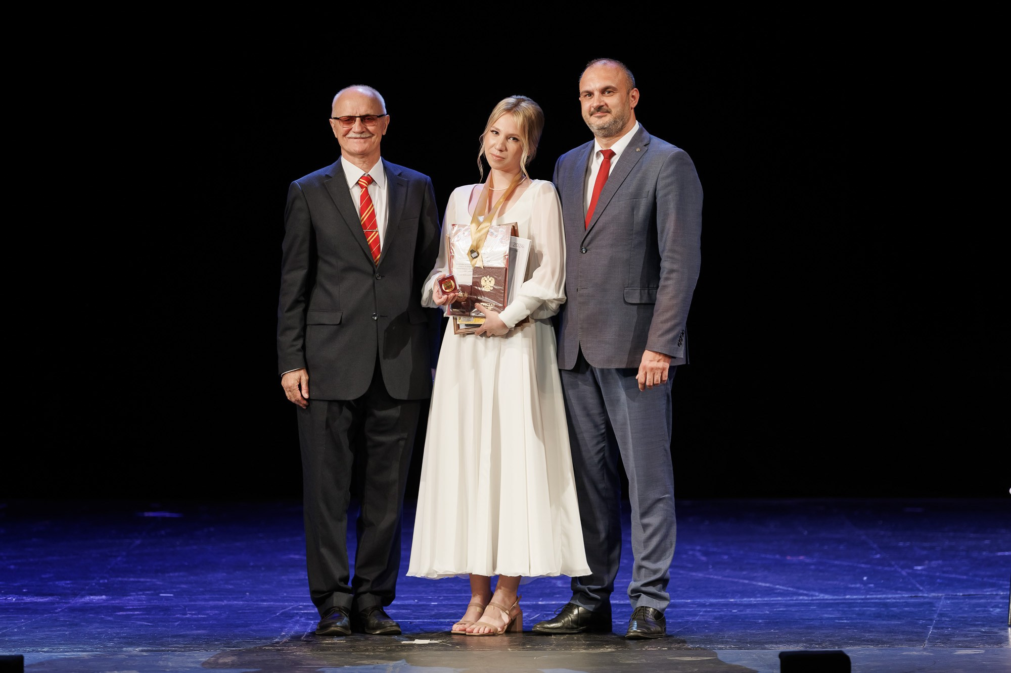 Выпускной вечер в Севастопольской гимназии № 1 имени А. С. Пушкина. Свадебный фотограф, фотосъемка в Крыму, Севастополе, Симферополе, Ялте