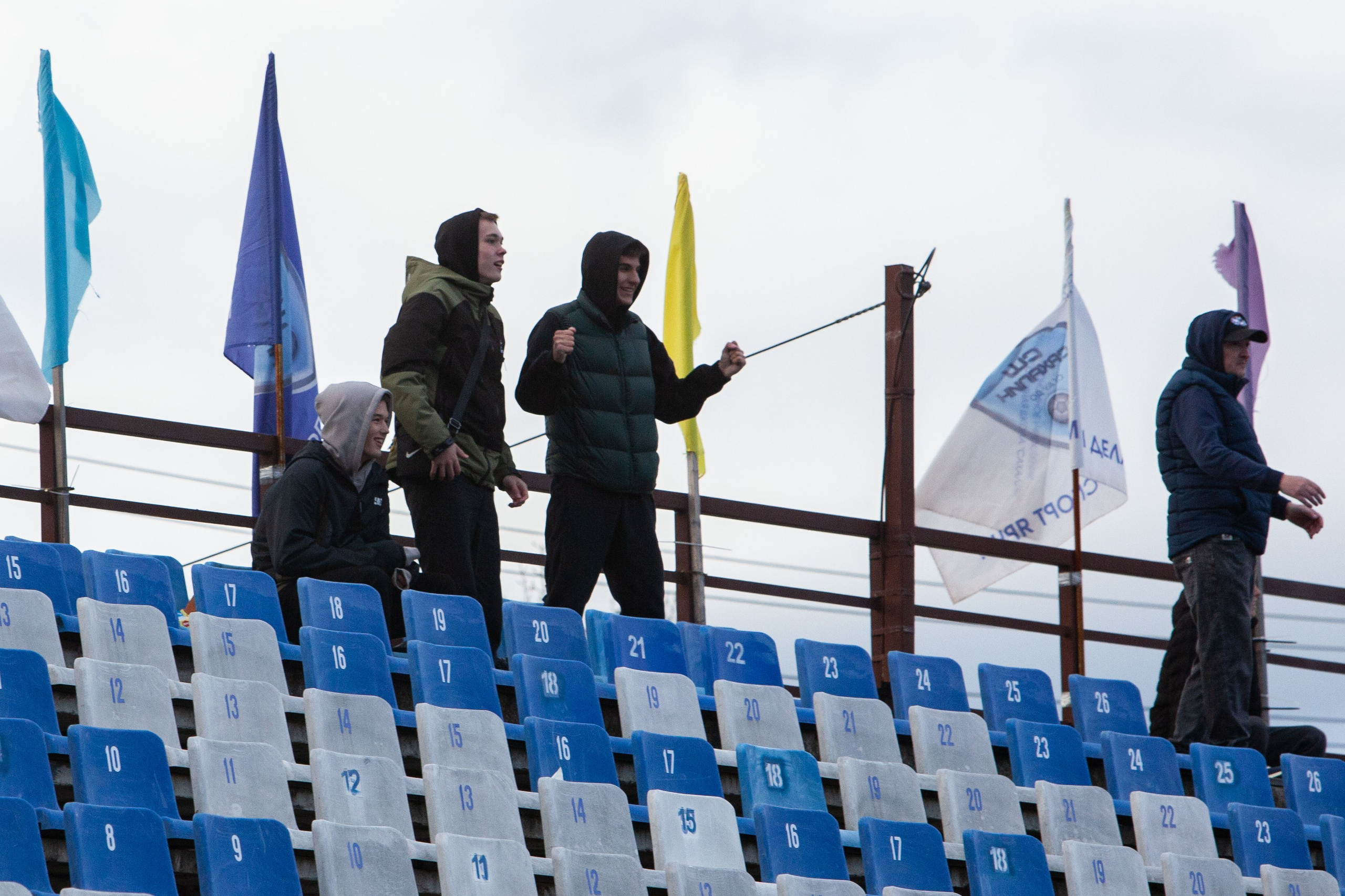 Матч юношеской футбольной лиги между командами СШ «Сахалин» и «СШОР № 1» (Комсомольск-на-Амуре). Кутузов Евгений Фотограф в Южно-Сахалинске
