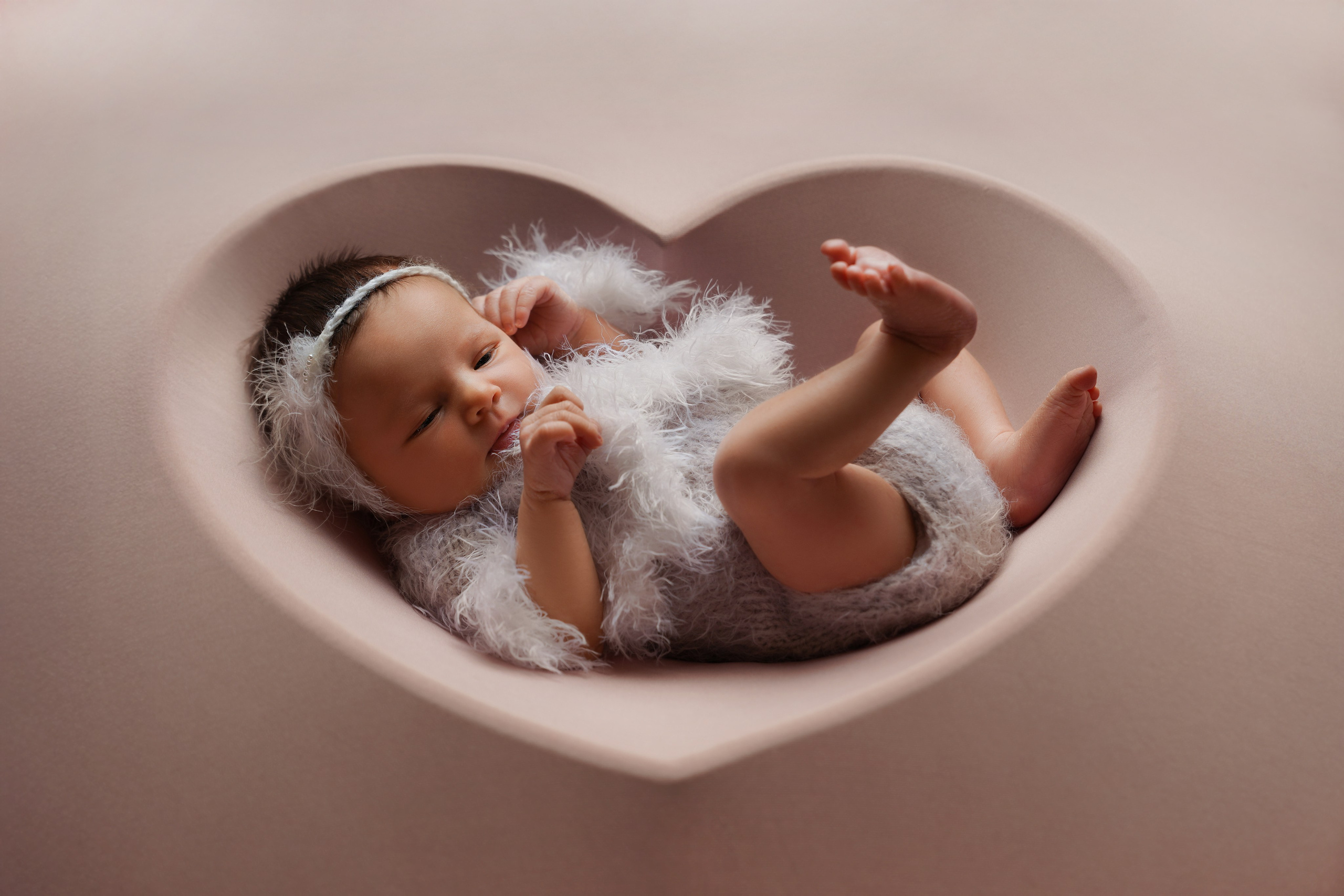 Фотосессия новорожденного (newborn). Фотограф новорожденных, детей до года и беременных в Симферополе