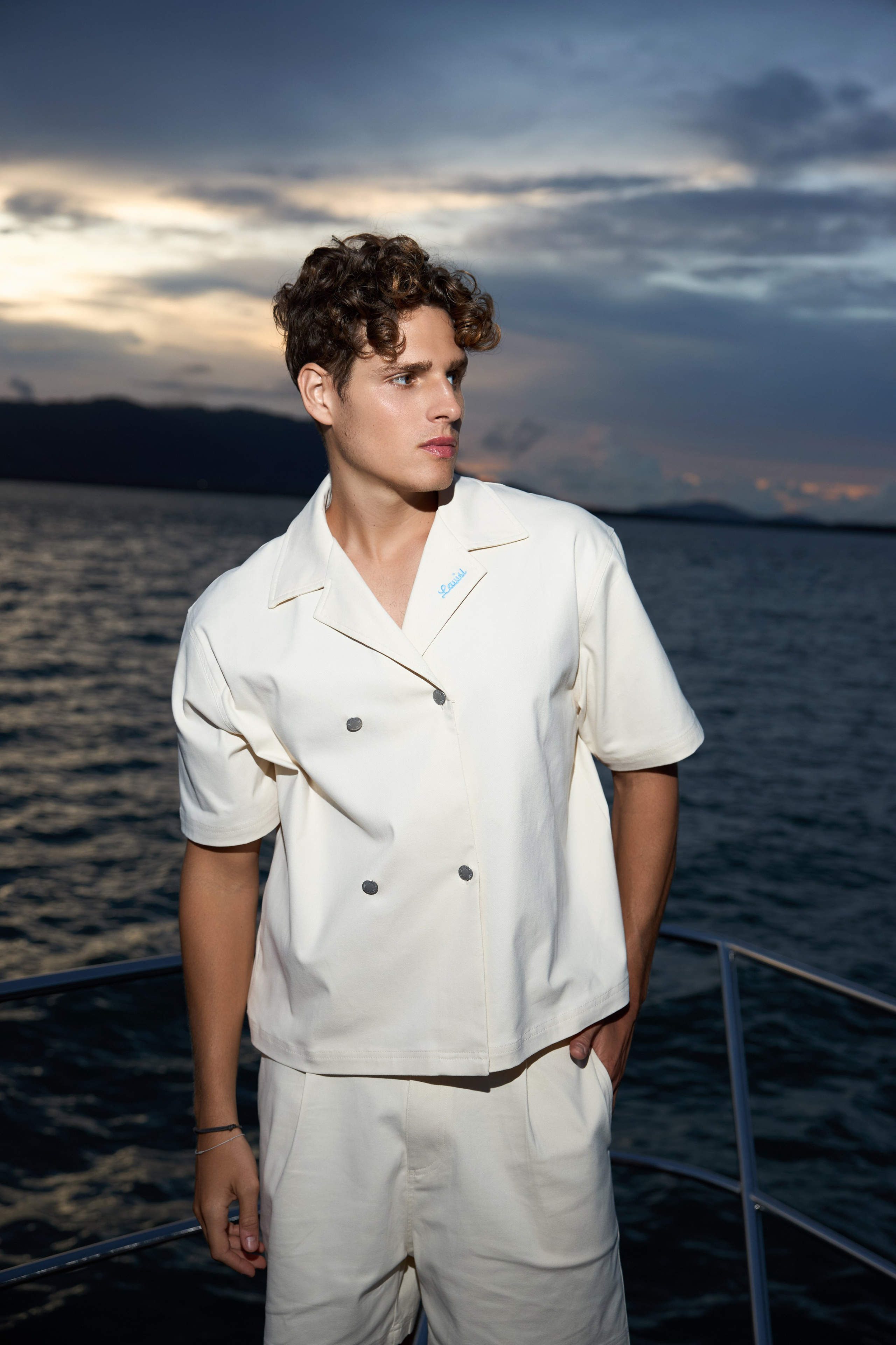 Брендовая фотосессия на катамаране у берегов Пхукета — роскошь, стиль и море. Фотограф на Пхукете в Таиланде