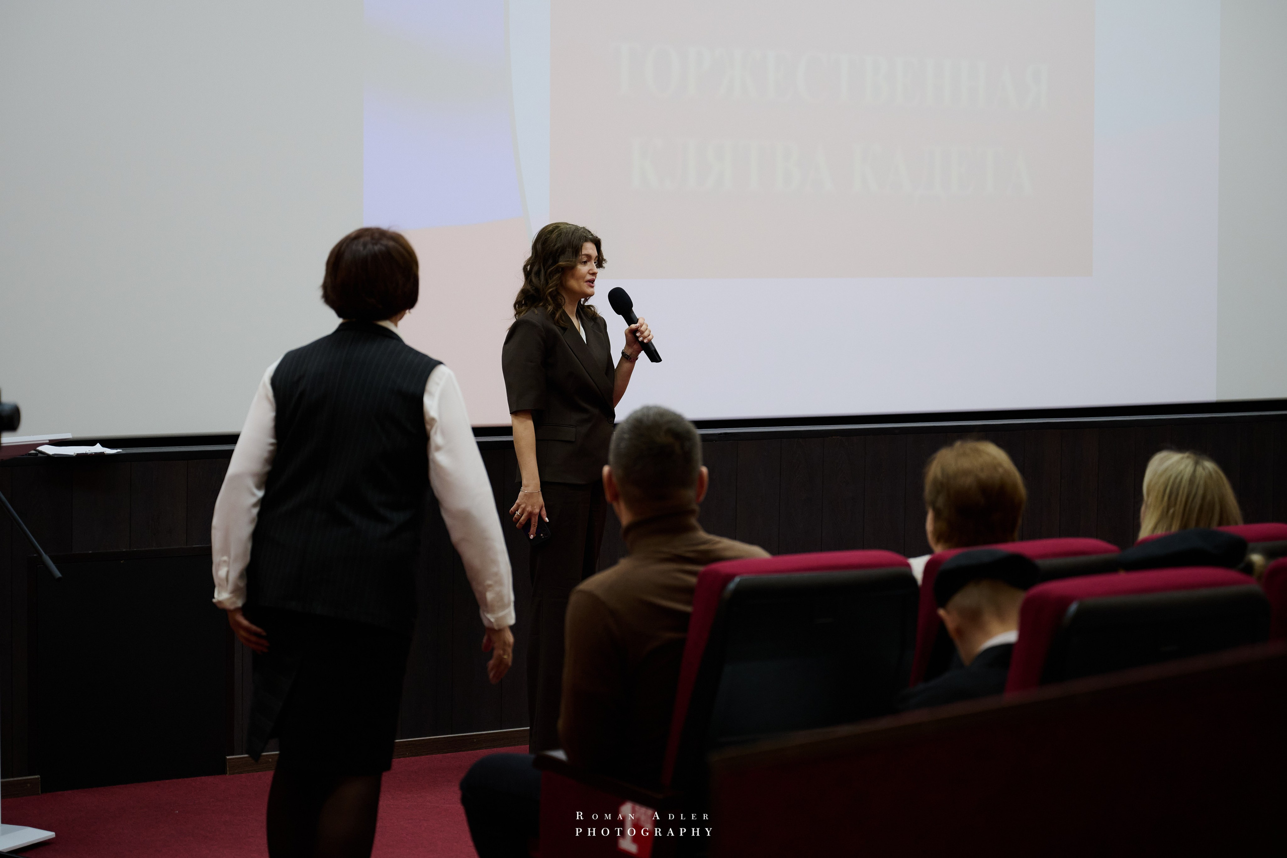 ДК «Победа» выставка фотопроекта «Территории». Фотограф Роман Адлер