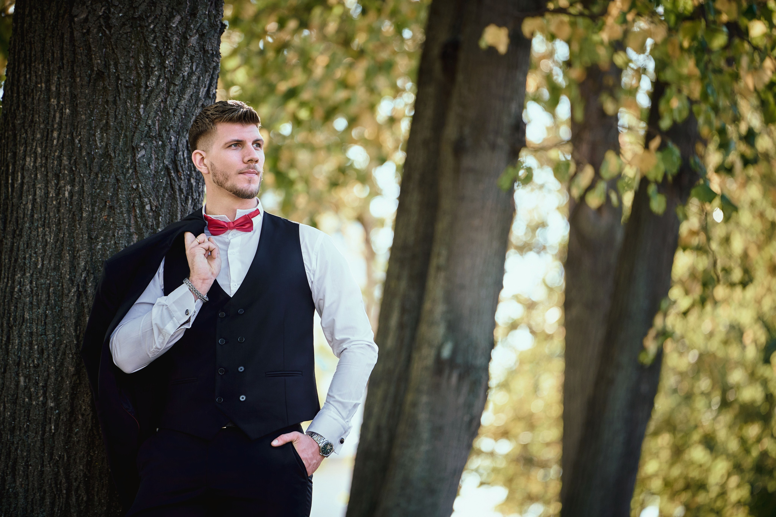 Свадебная фотосессия Дмитрия и Виты на Поклонной горе в парке Победы Москвы