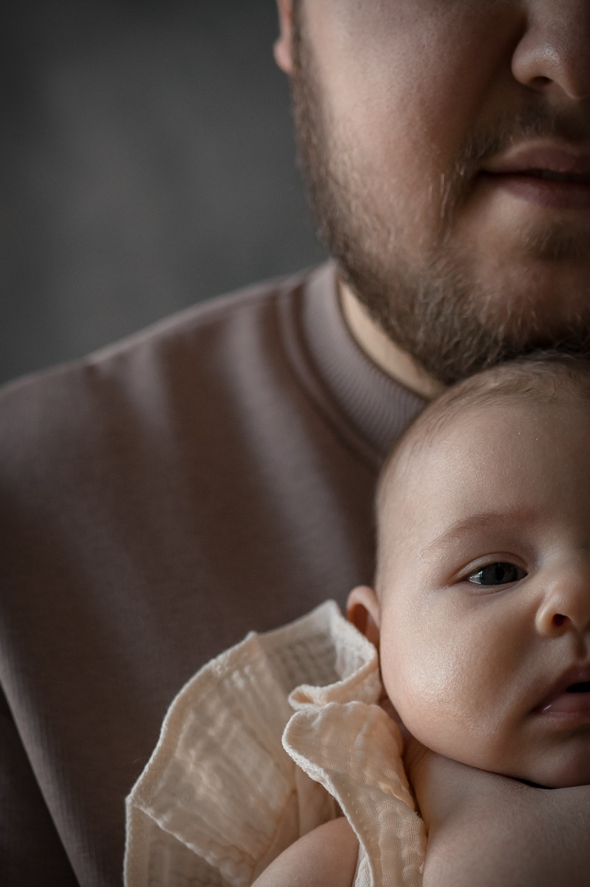 Семейная фотосъемка новорожденной. Фотограф Крещения и Венчания в Москве