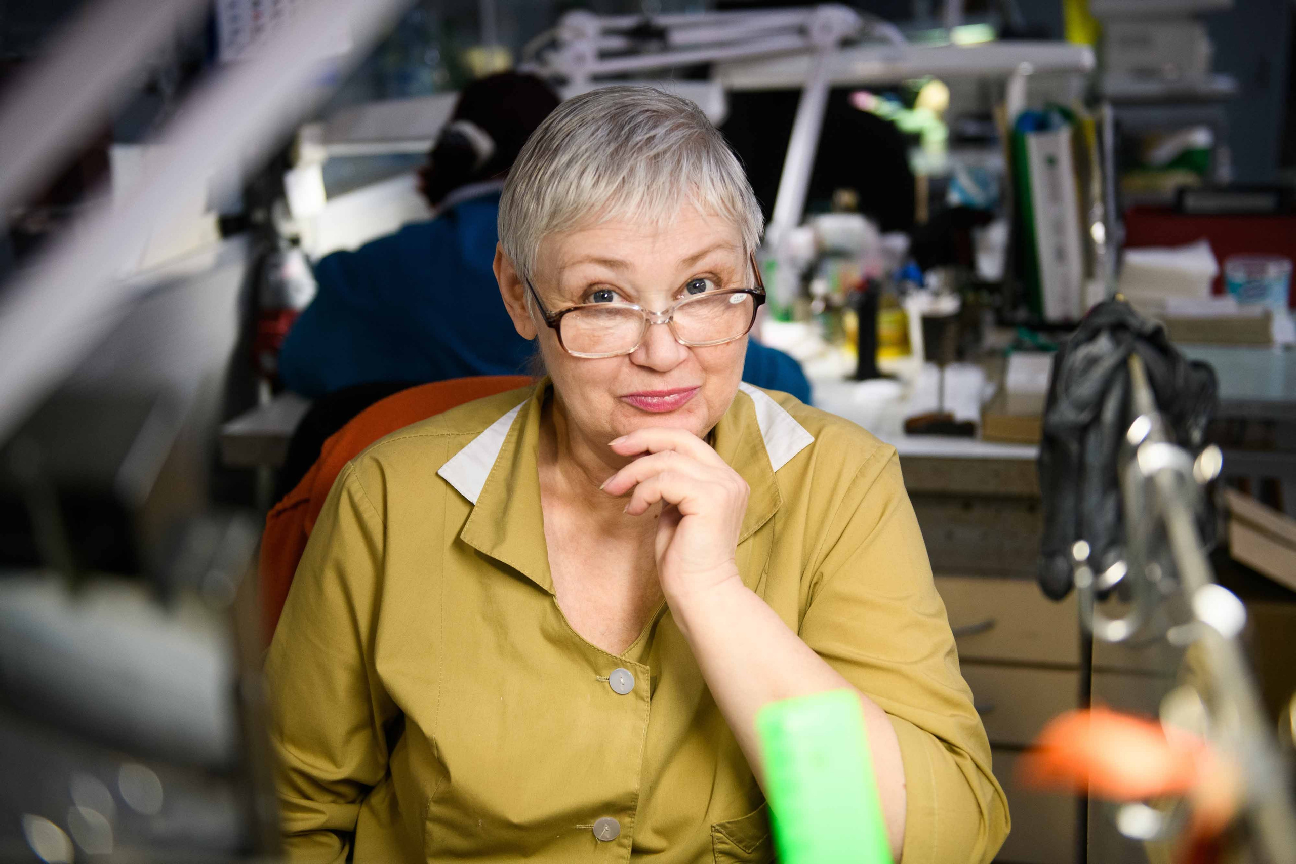 Русские Самоцветы: За кулисами легенды — Фотоальбом об искусстве и производстве