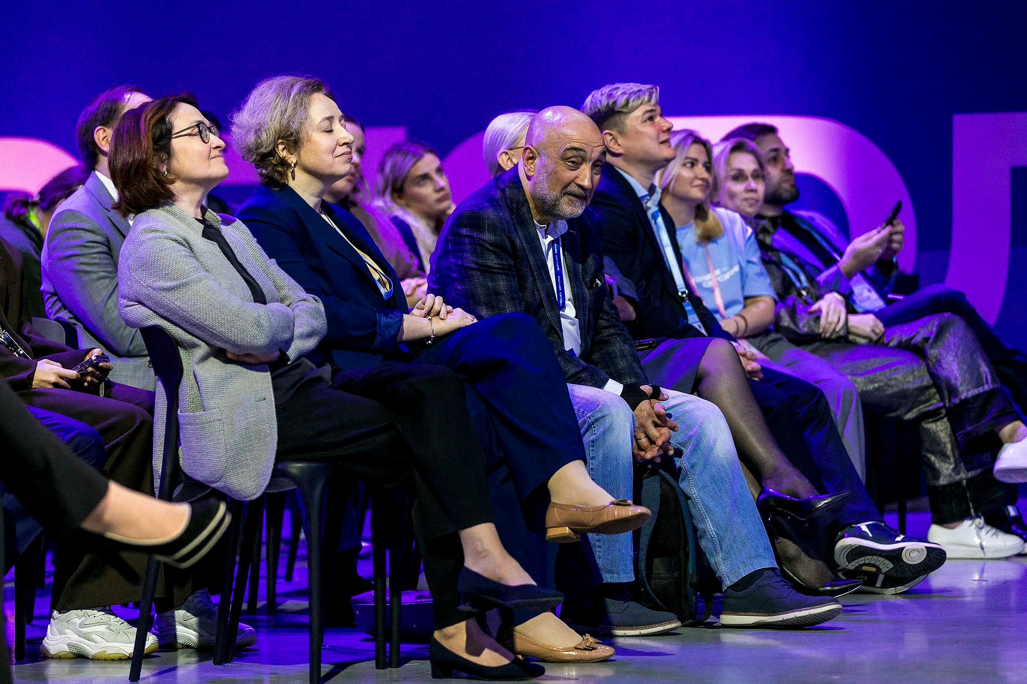 Съемка репортажа в Сочи для пяти компаний — участников Финополиса 2025, который проходил в Сириусе в октябре 2025 года. Фотограф Михаил Мордасов, Сочи. Мероприятия, портреты, спорт, репортаж