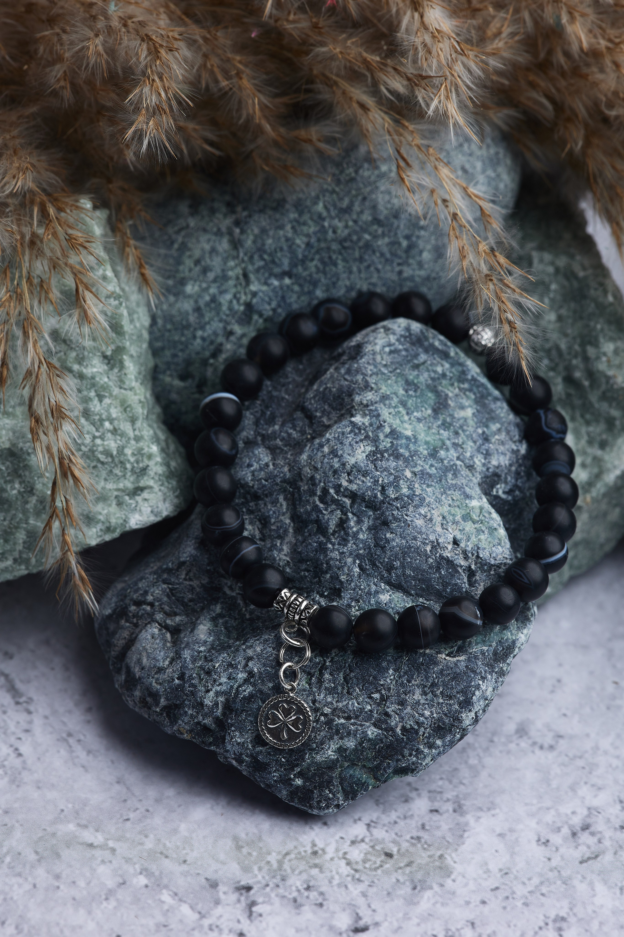 Фотосъёмка для маркетплейсов. Каталожная съёмка. Одежда. Украшения. Выпускные альбомы в Томске. Фотограф Сергей Стёпин